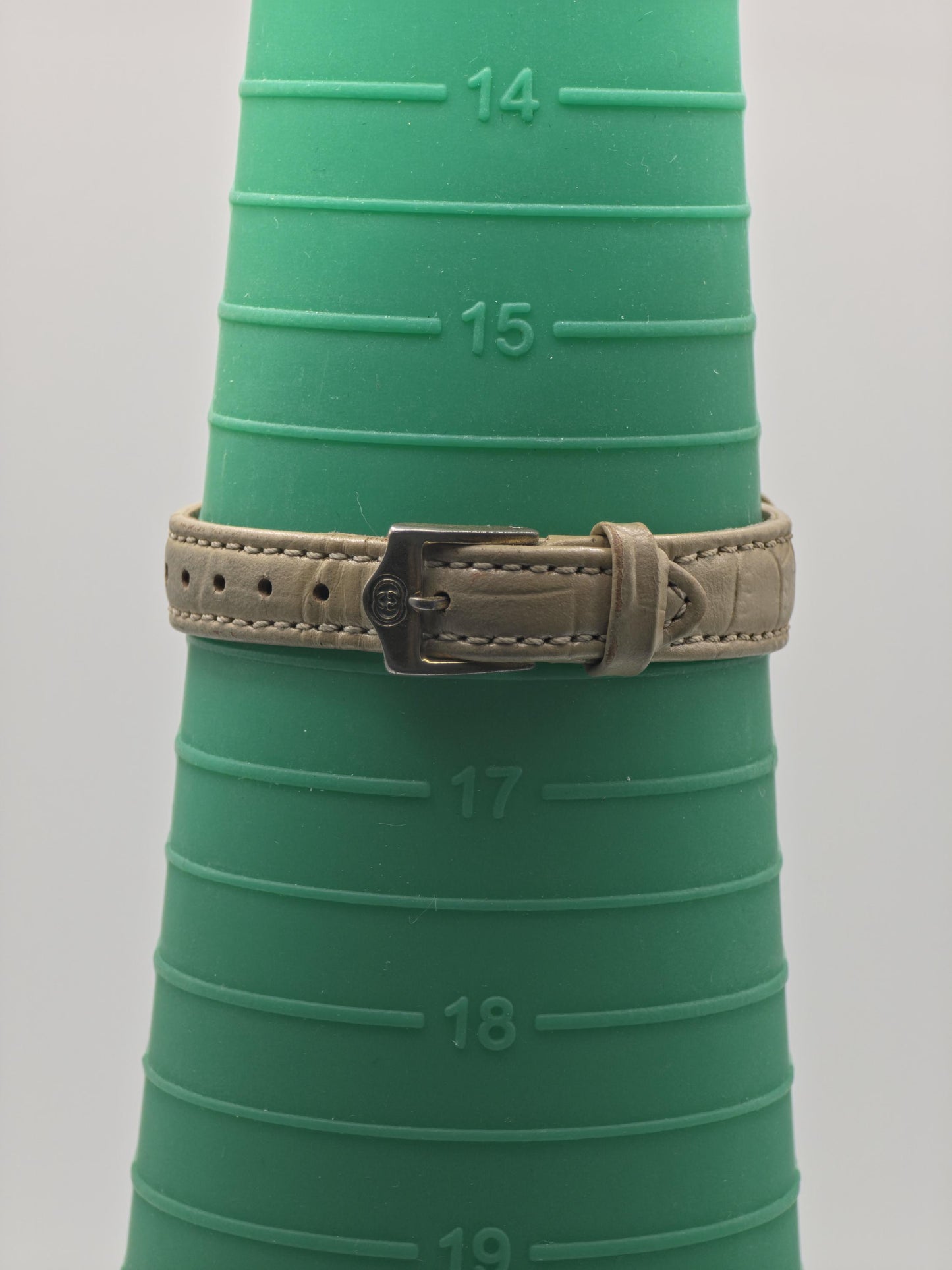 Gucci 3000L Quartz Watch Green Red Dial Gold Tone Leather Women - 246