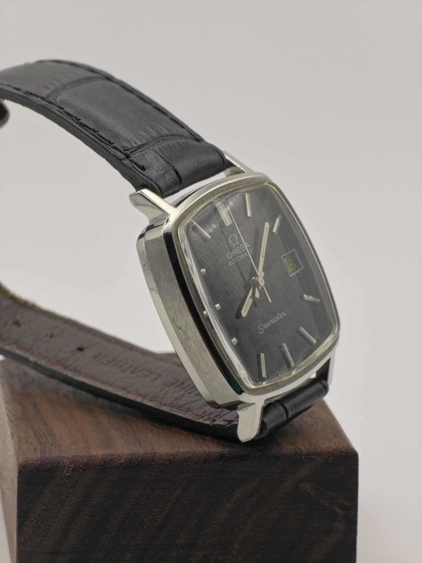Vintage Omega Genève Automatic Watch | 1969 Swiss Made, Black Dial