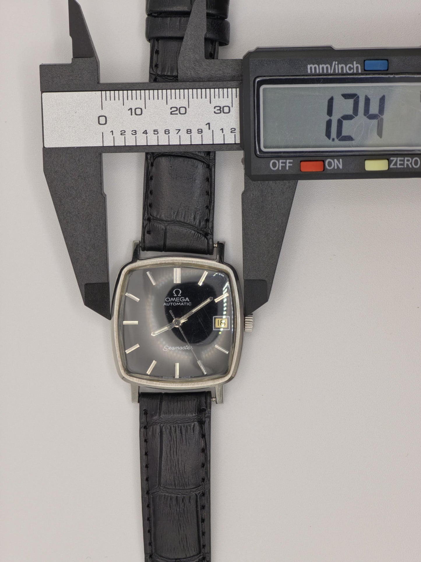 Vintage Omega Genève Automatic Watch | 1969 Swiss Made, Black Dial