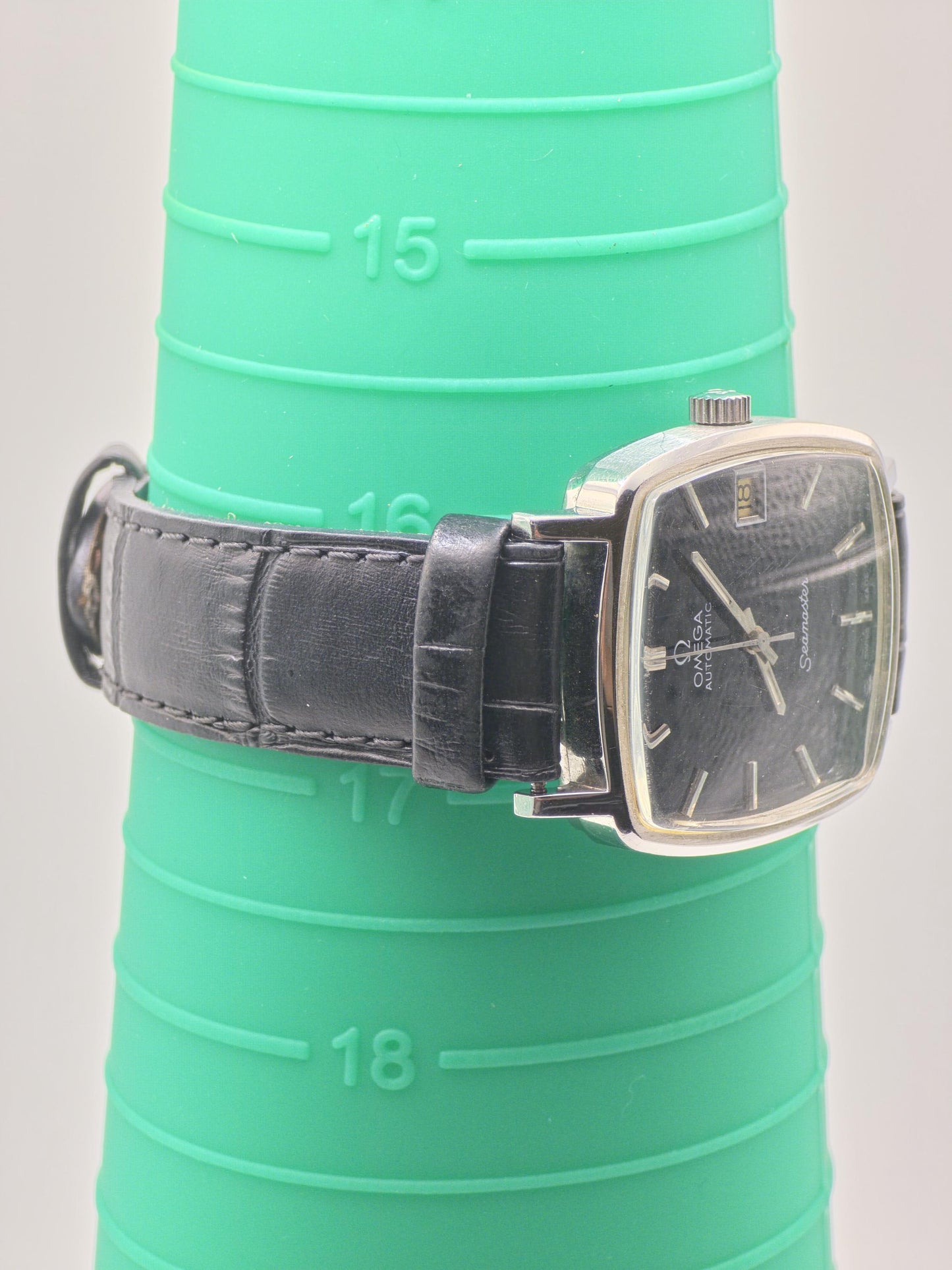Vintage Omega Genève Automatic Watch | 1969 Swiss Made, Black Dial