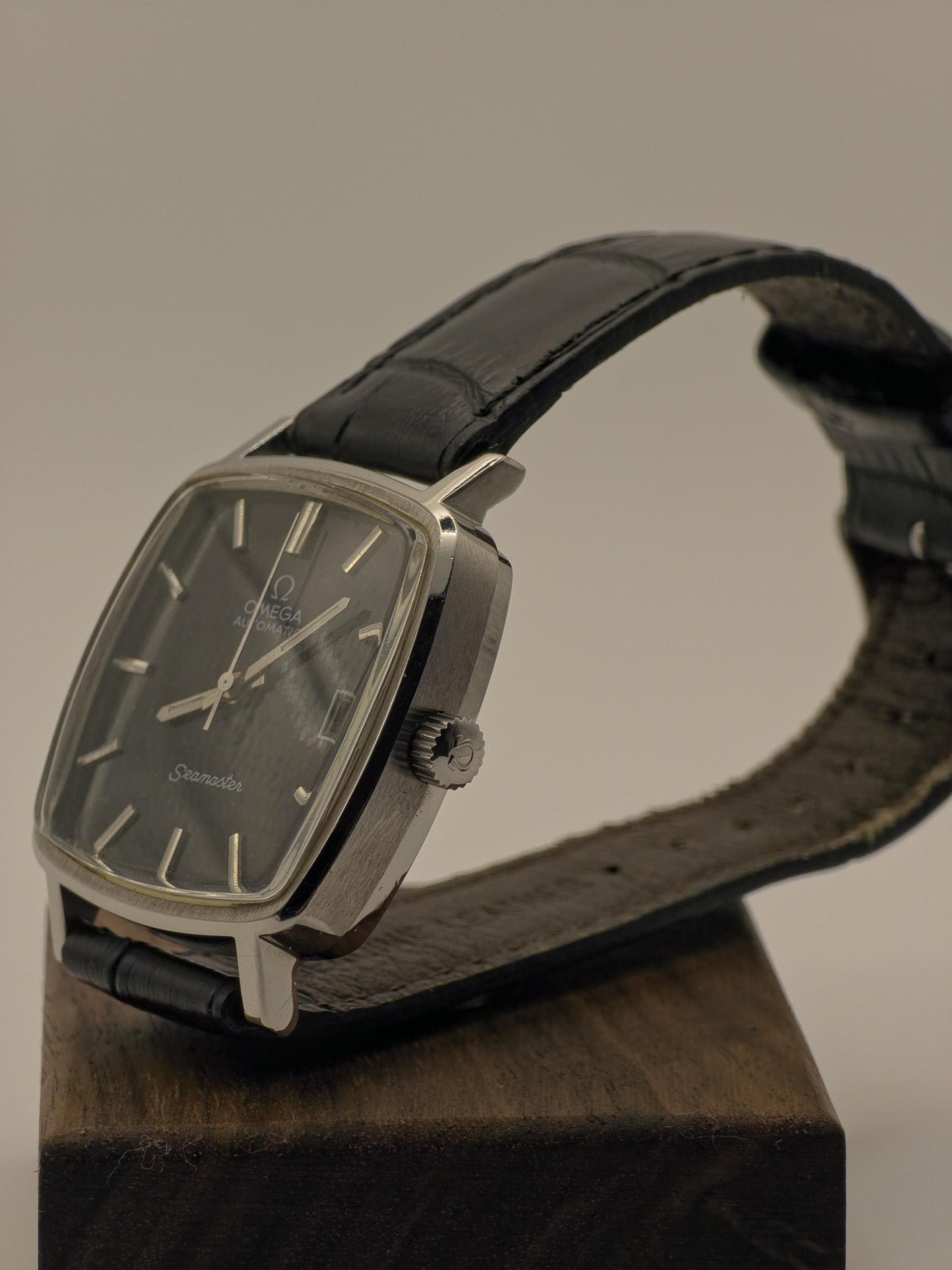 Vintage Omega Genève Automatic Watch | 1969 Swiss Made, Black Dial