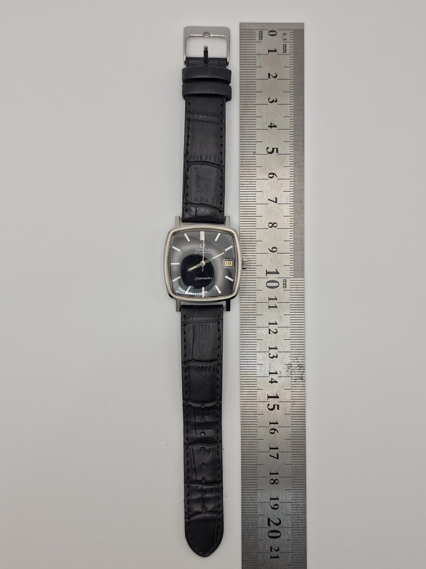 Vintage Omega Genève Automatic Watch | 1969 Swiss Made, Black Dial