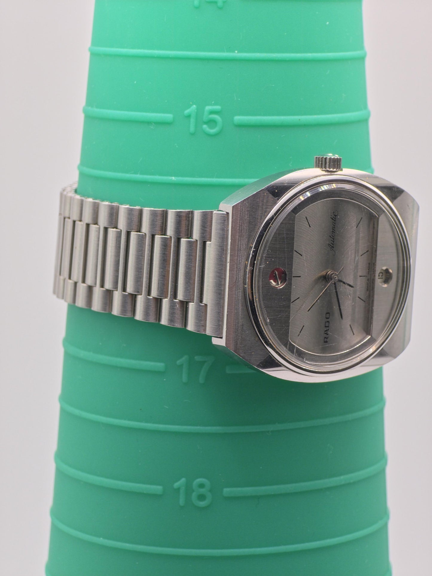 Rado Automatic Date | 1970s Swiss Made | Grey Dial | Vintage Stainless Steel Watch | Collectible Timepiece