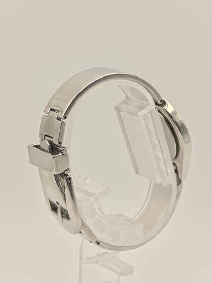 Vintage Gucci Quartz Watch | Swiss Made Women’s Bracelet Watch | Black Dial & Silver-Tone Case | 1990s–2000s Minimalist Luxury Timepiece