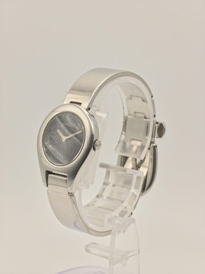 Vintage Gucci Quartz Watch | Swiss Made Women’s Bracelet Watch | Black Dial & Silver-Tone Case | 1990s–2000s Minimalist Luxury Timepiece