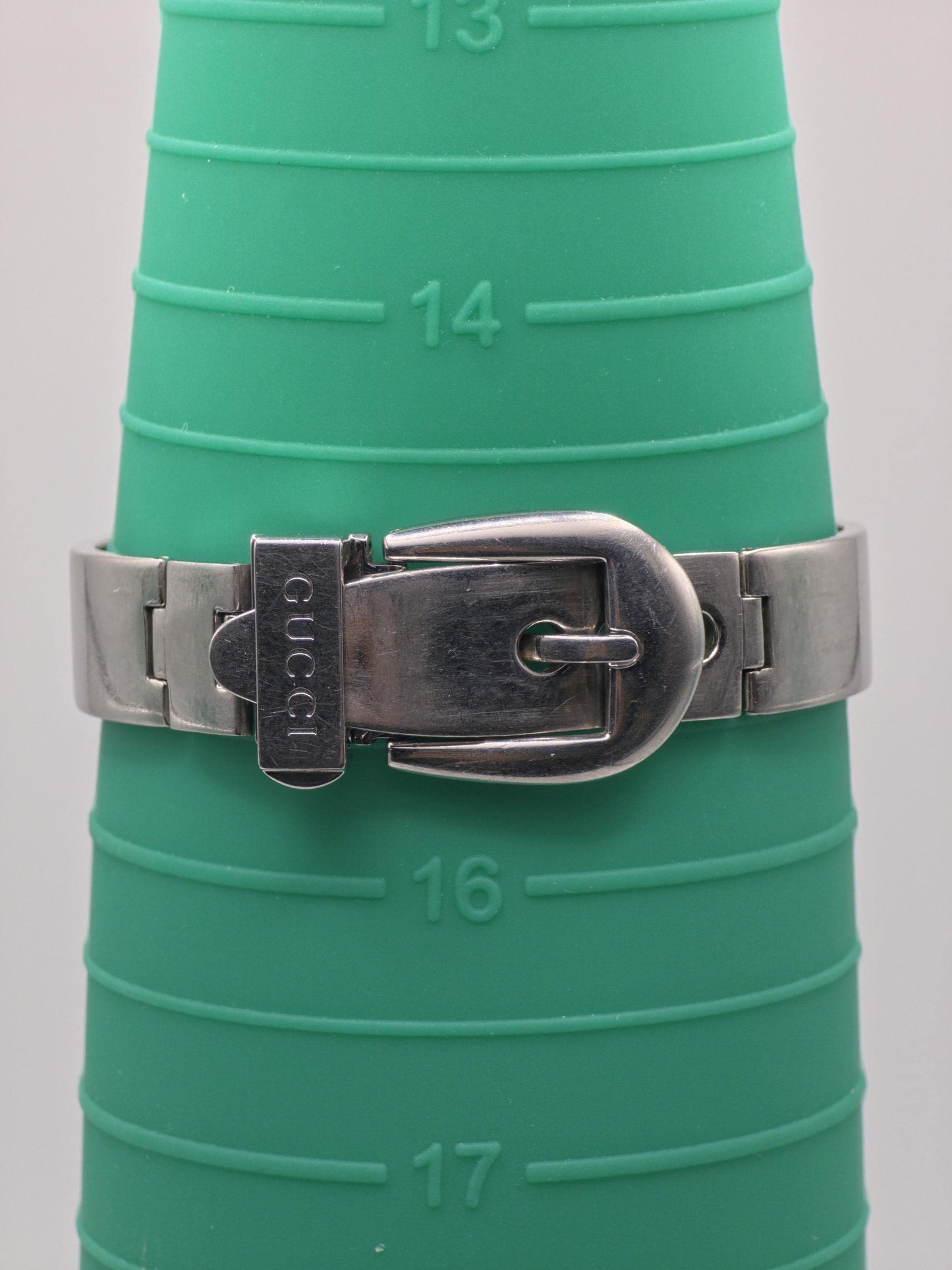 Vintage Gucci Quartz Watch | Swiss Made Women’s Bracelet Watch | Black Dial & Silver-Tone Case | 1990s–2000s Minimalist Luxury Timepiece