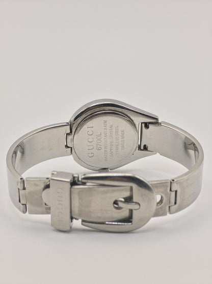 Vintage Gucci Quartz Watch | Swiss Made Women’s Bracelet Watch | Black Dial & Silver-Tone Case | 1990s–2000s Minimalist Luxury Timepiece