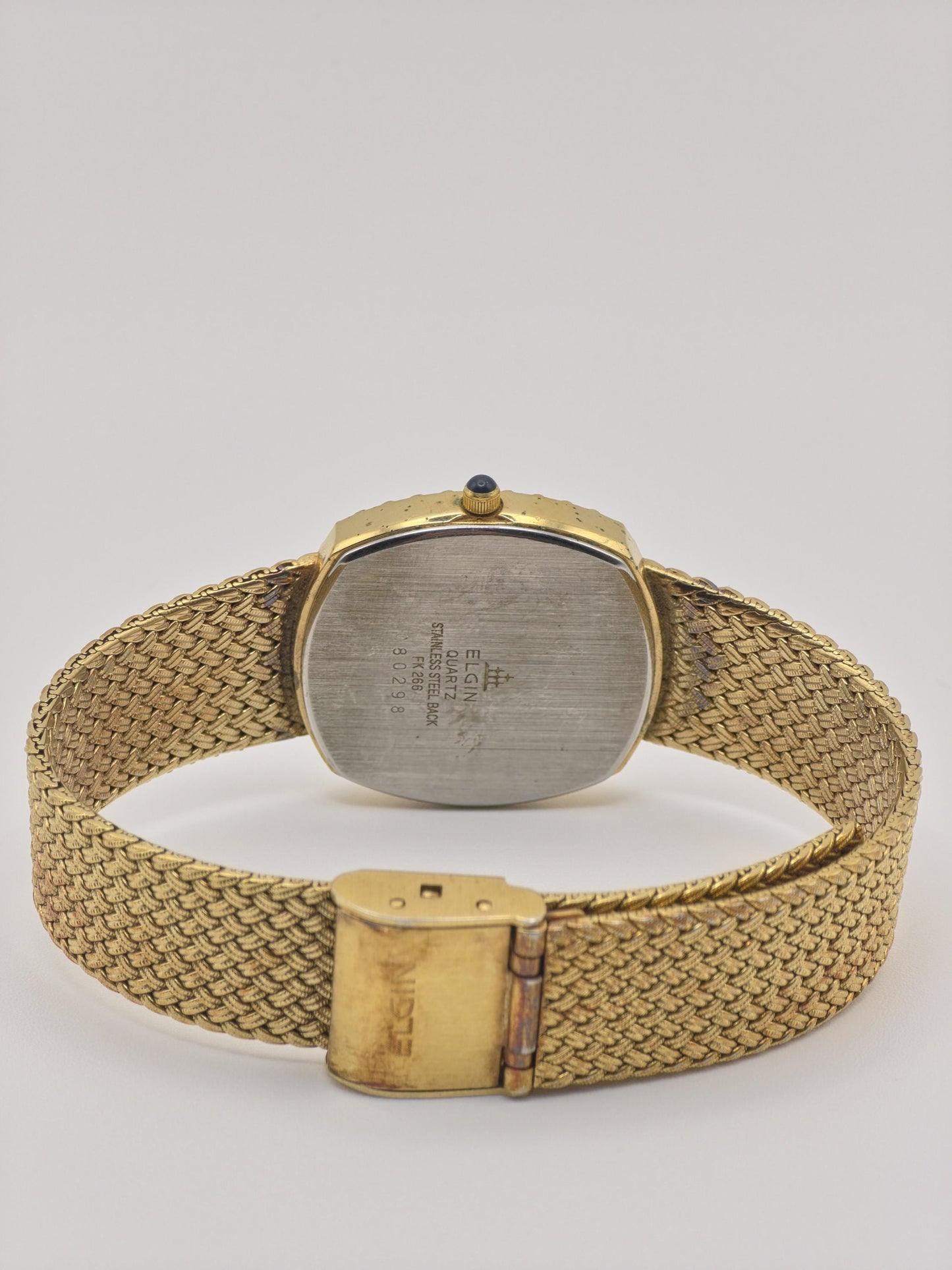 Vintage Elgin Swiss Quartz Gold-Tone Dress Watch – Diamond Index Dial & Textured Mesh Bracelet – 1980s Swiss Made