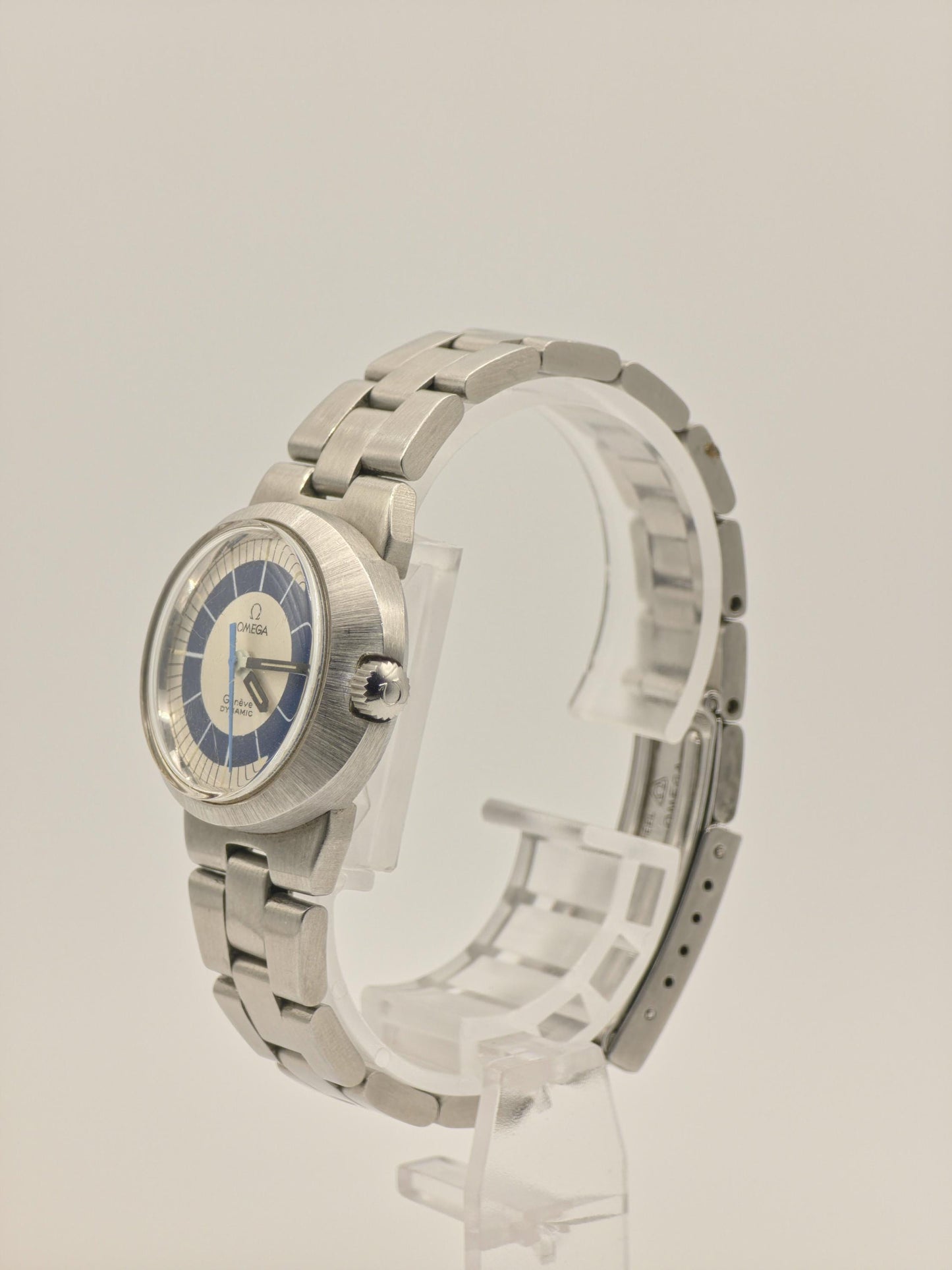 Vintage Omega Genève Dynamic Automatic Watch – 1970s Swiss Made Blue Bullseye Dial