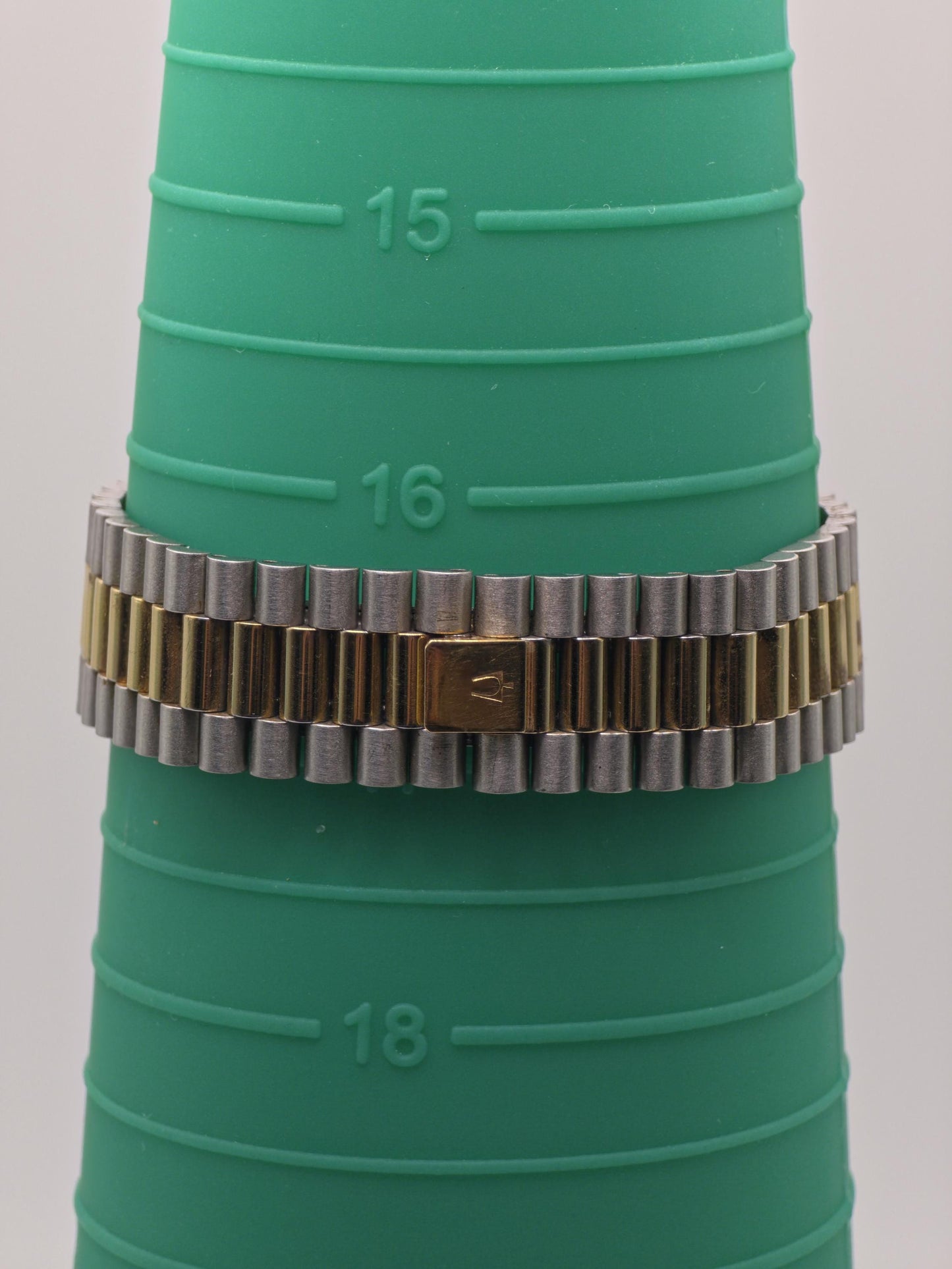 Vintage Bulova Quartz Watch | Two-Tone Stainless Steel Dress Watch