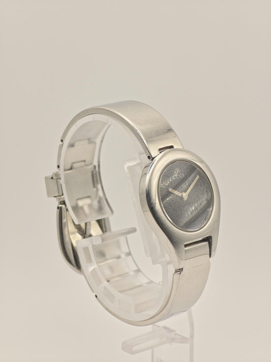 Vintage Gucci Quartz Watch | Swiss Made Women’s Bracelet Watch | Black Dial & Silver-Tone Case | 1990s–2000s Minimalist Luxury Timepiece