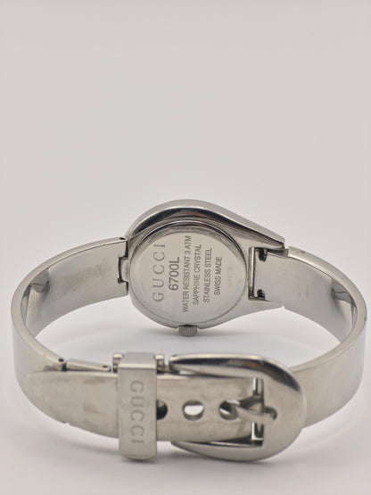 Vintage Gucci Quartz Watch | Swiss Made Women’s Bracelet Watch | Black Dial & Silver-Tone Case | 1990s–2000s Minimalist Luxury Timepiece