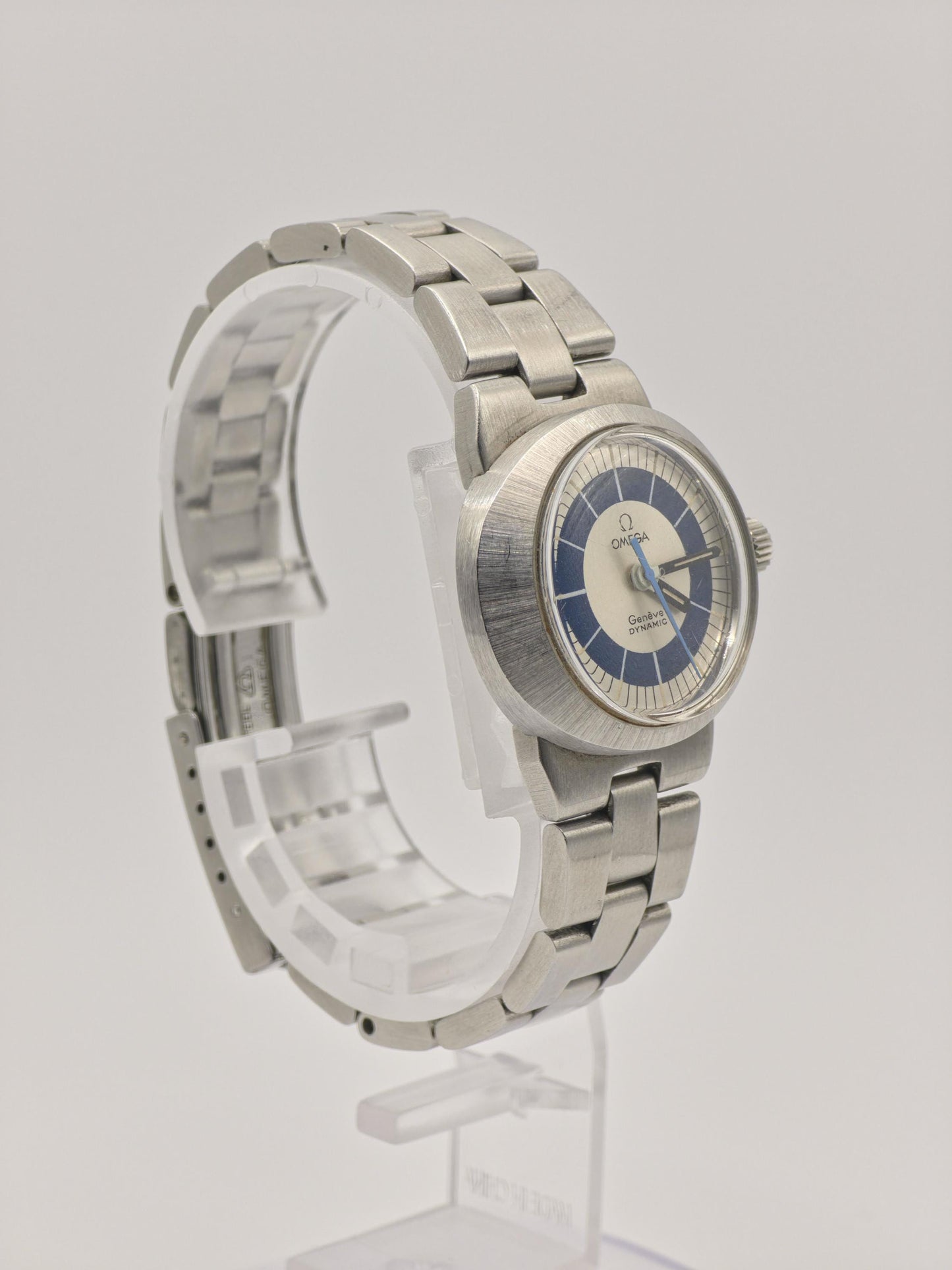 Vintage Omega Genève Dynamic Automatic Watch – 1970s Swiss Made Blue Bullseye Dial