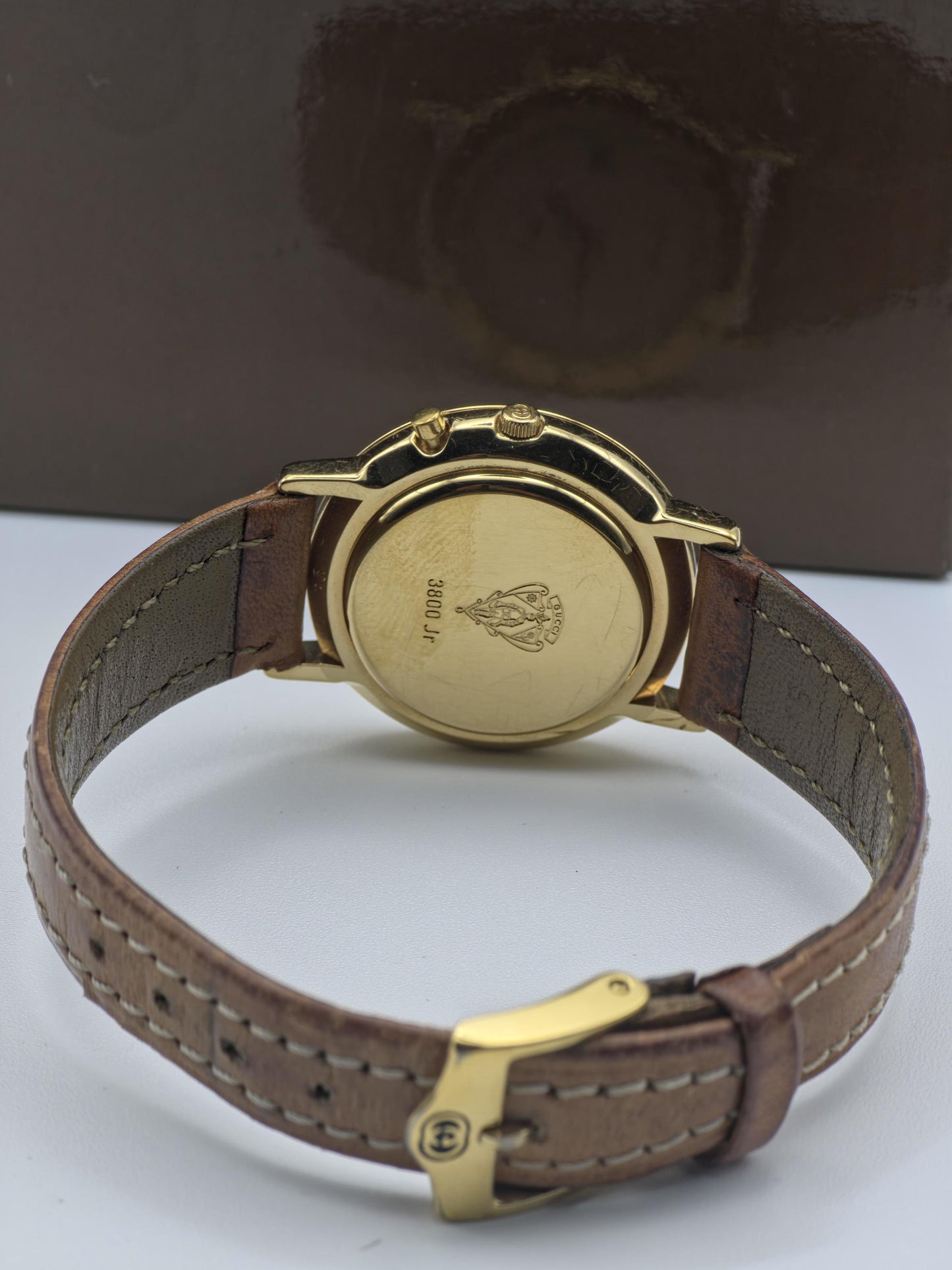 GUCCI 3800JR Quartz Men Watch – Gold-Tone Bezel, Small Seconds Subdial, Date Display – Swiss Made Vintage Dress Watch – With Original Box