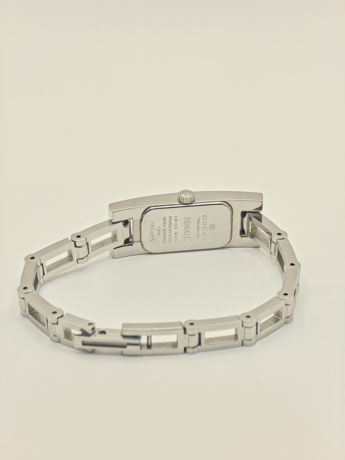 Gucci 3900L Silver Ladies Watch Mother of Pearl Dial Diamond Markers Swiss Made Box Papers Extra Links
