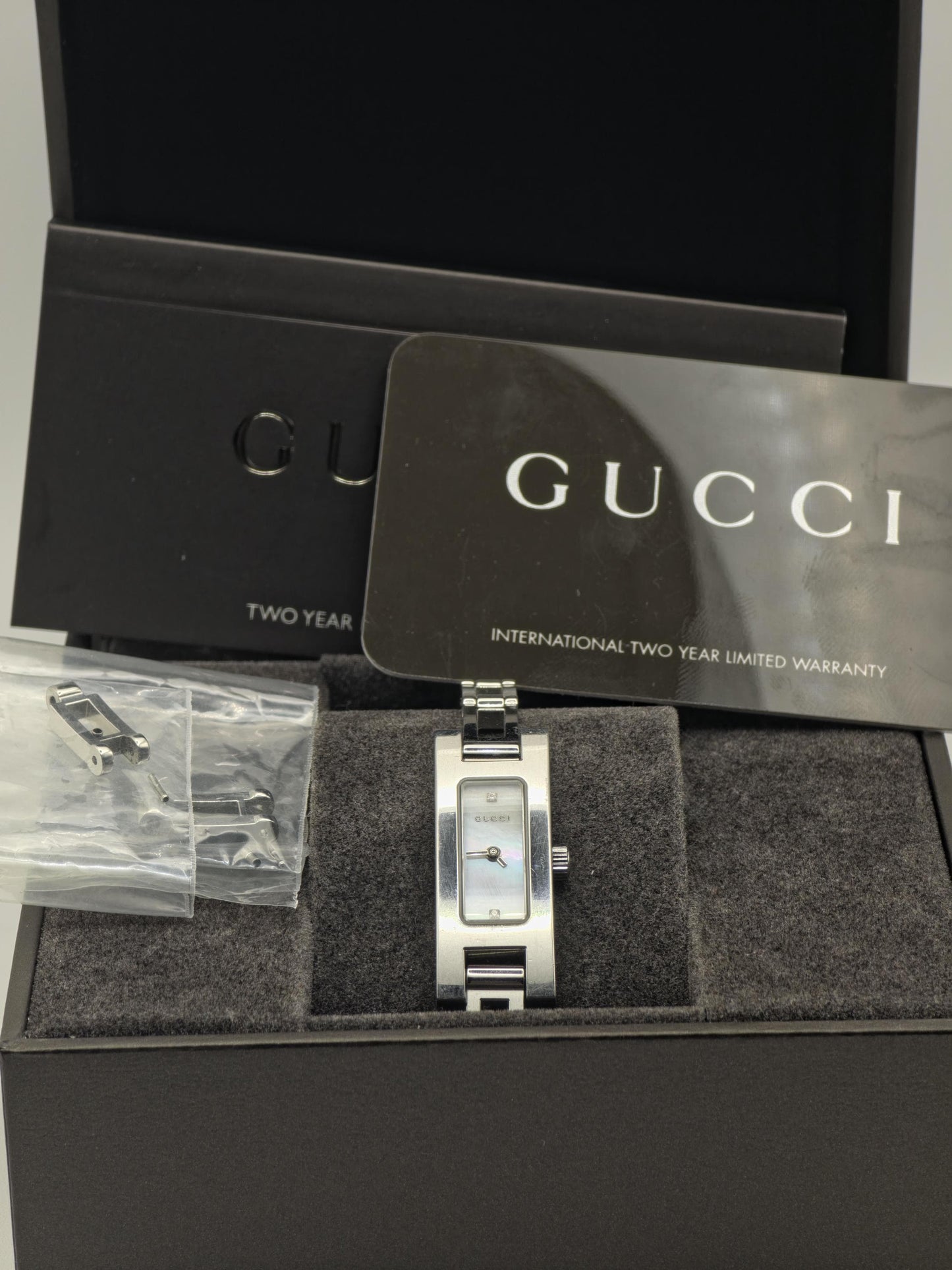 Gucci 3900L Silver Ladies Watch Mother of Pearl Dial Diamond Markers Swiss Made Box Papers Extra Links