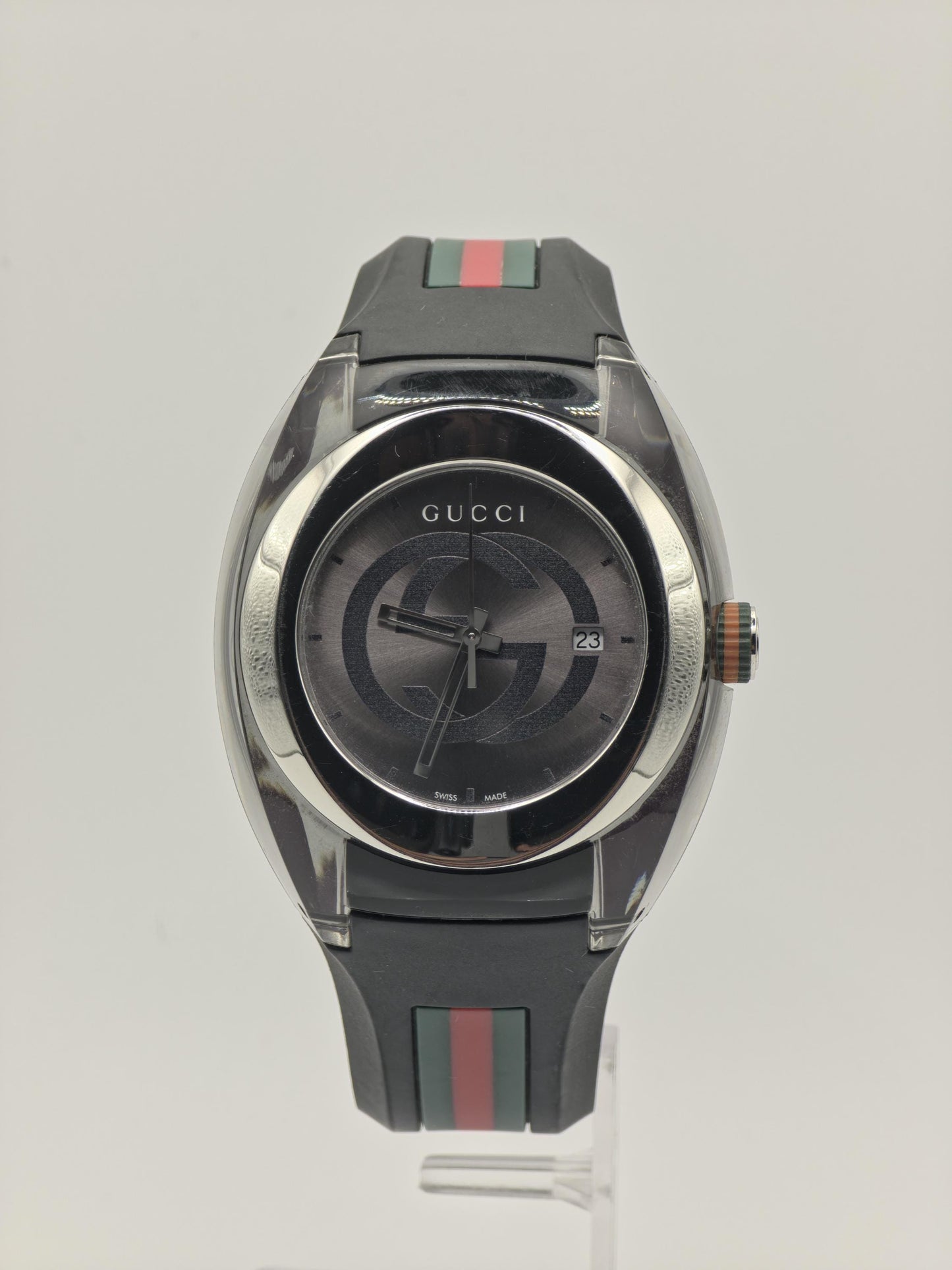 Gucci Sync Mens Black Sport Watch Ref 137.1 Swiss Made Date Rubber Strap Box Certified