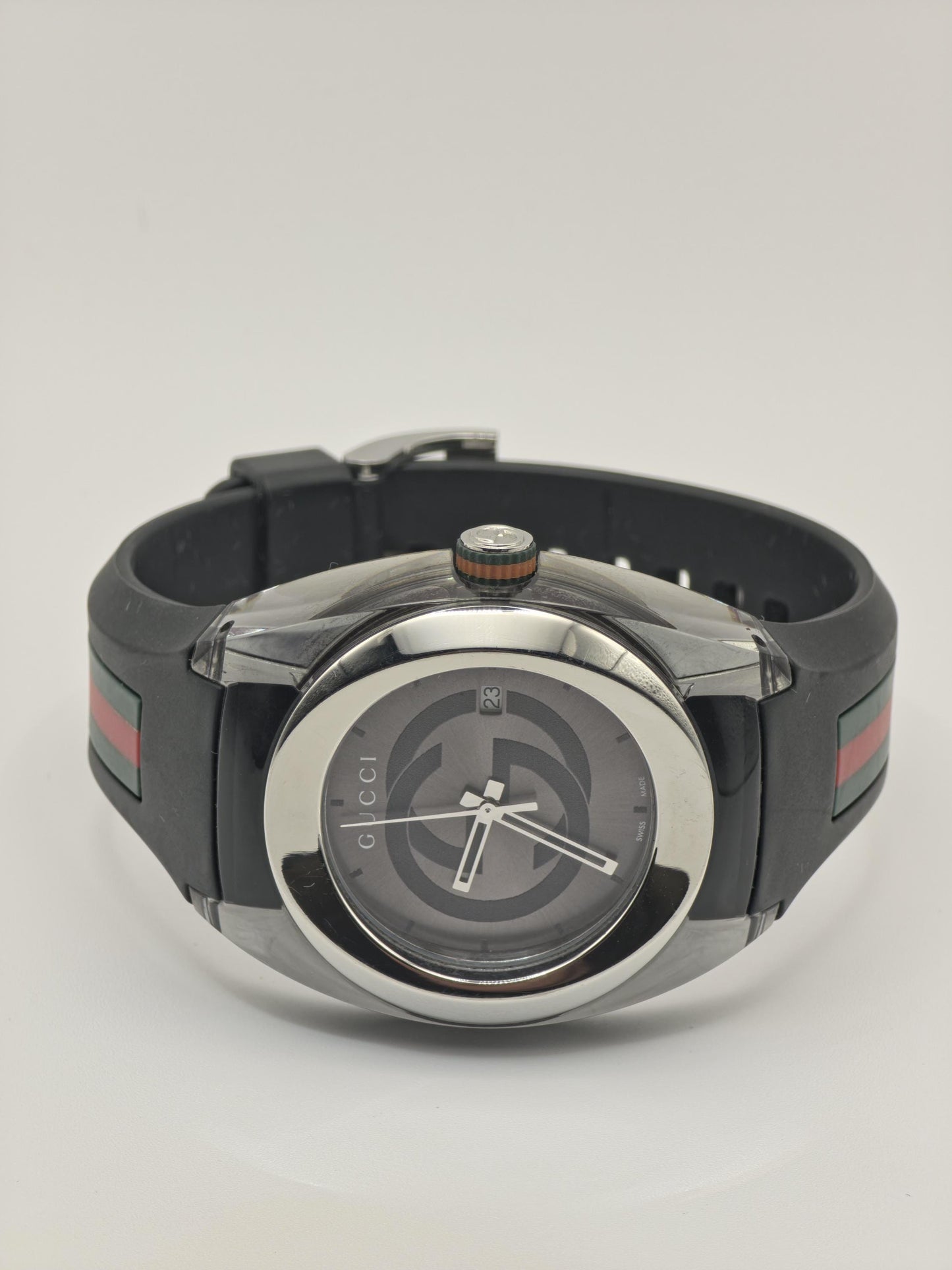 Gucci Sync Mens Black Sport Watch Ref 137.1 Swiss Made Date Rubber Strap Box Certified