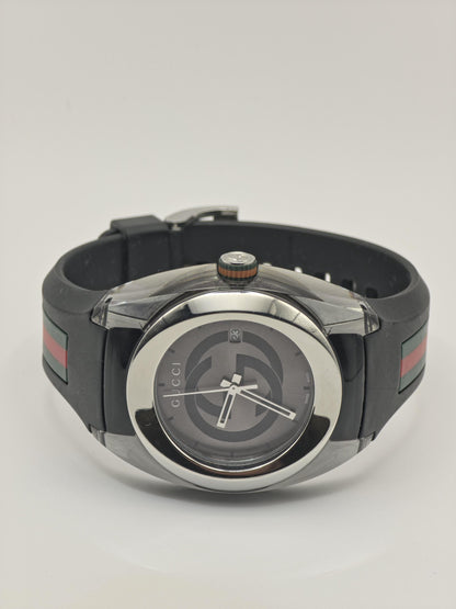 Gucci Sync Mens Black Sport Watch Ref 137.1 Swiss Made Date Rubber Strap Box Certified