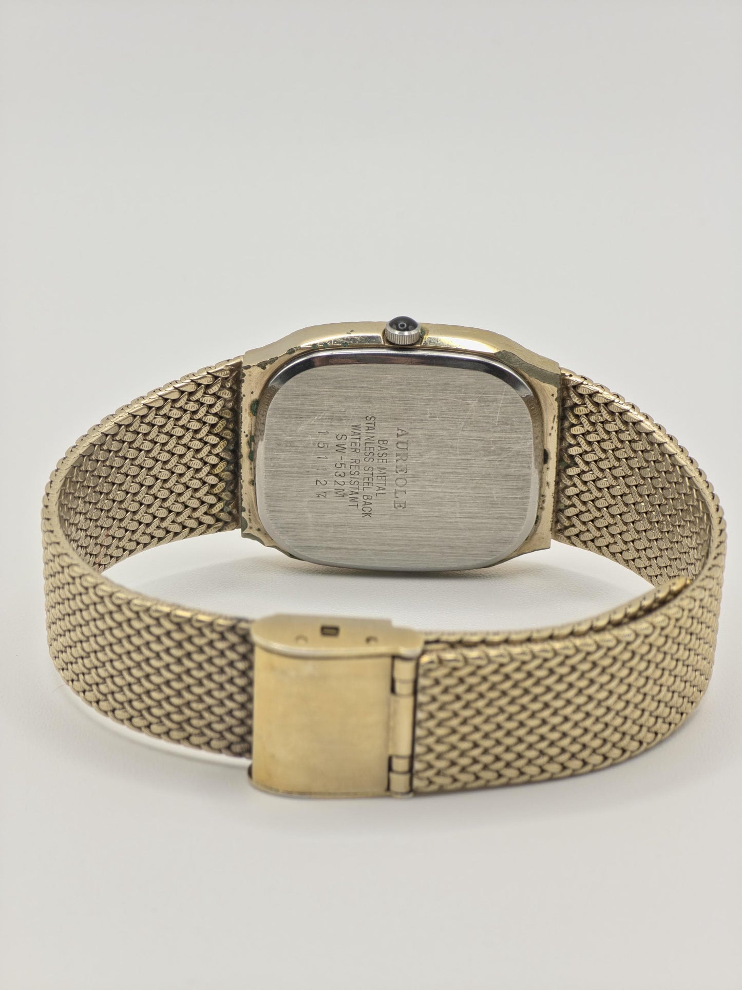 Aureole SW532M Gold Tone Vintage Quartz Watch – Textured Dial – Swiss Made – Elegant Dress Style