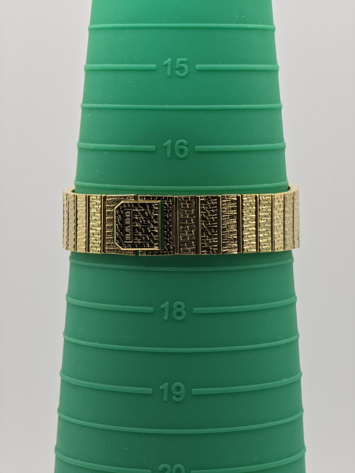 Vintage Rado Gold-Tone Quartz Watch – Textured Bracelet, Swiss Made