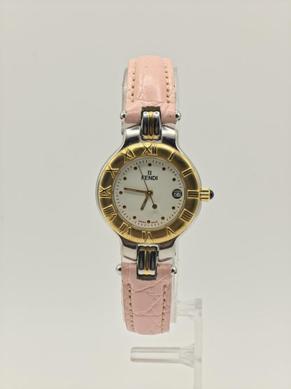 Fendi 900L Ladies Swiss-Made Watch – Two-Tone Gold Bezel – Pink Leather Strap – Elegant Vintage Design