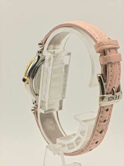 Fendi 900L Ladies Swiss-Made Watch – Two-Tone Gold Bezel – Pink Leather Strap – Elegant Vintage Design