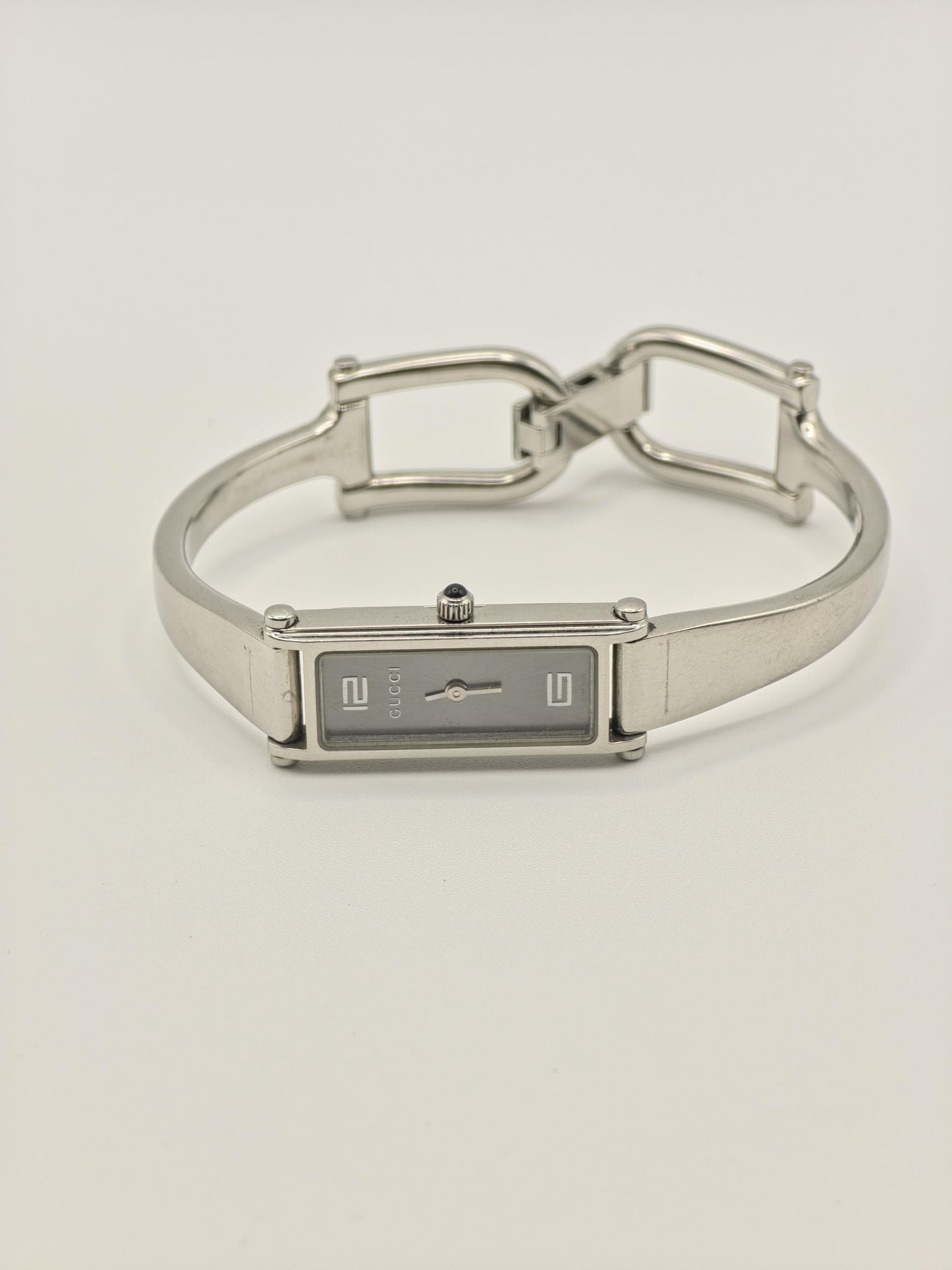 Gucci 1500L Ladies Swiss-Made Watch – Silver Bangle Bracelet – Black Rectangular Dial – Vintage Luxury