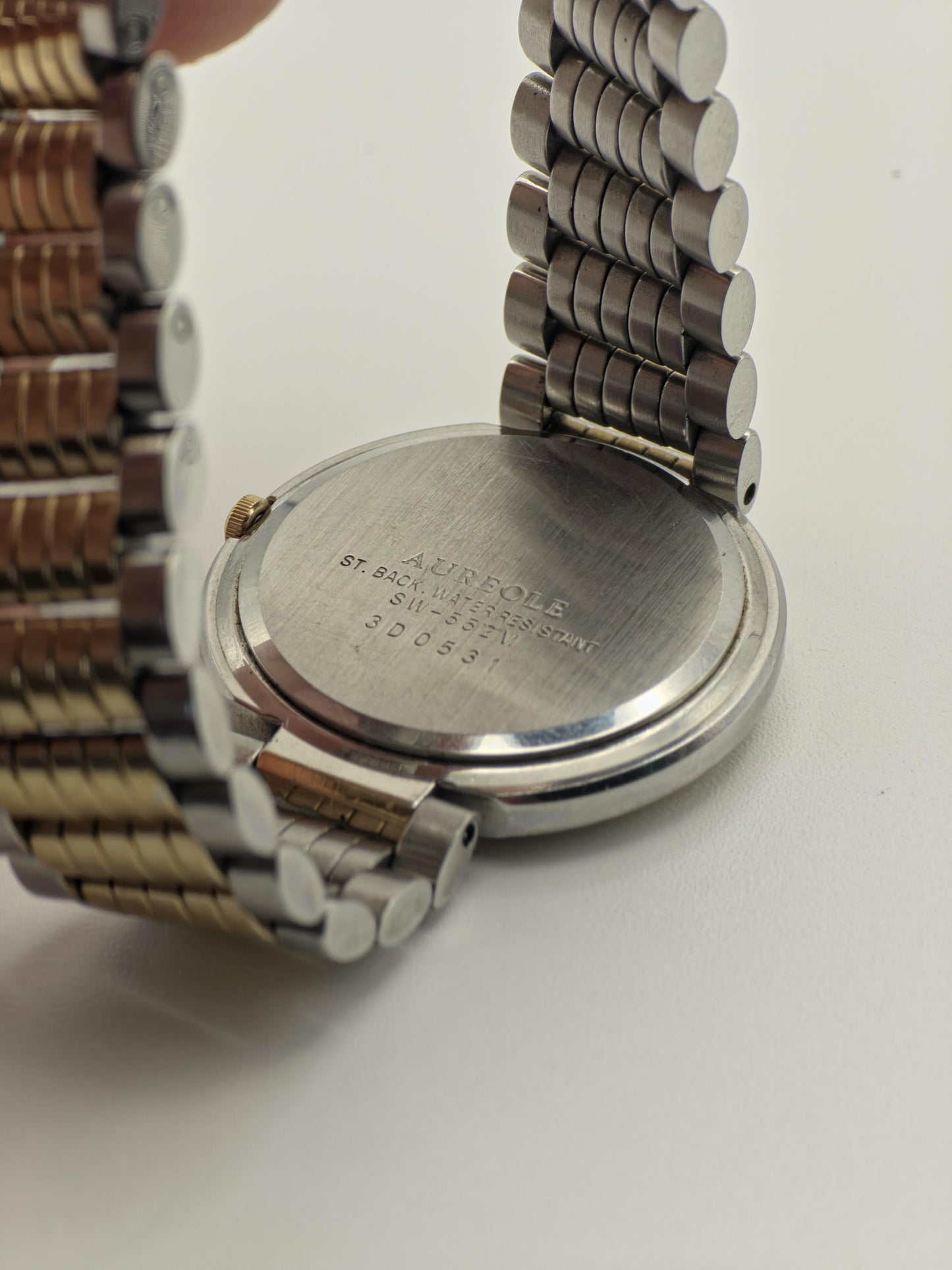 Aureole Vintage Unisex Watch – Gold & Silver Two-Tone – Swiss Quartz – Date Window – Classic Oval Design