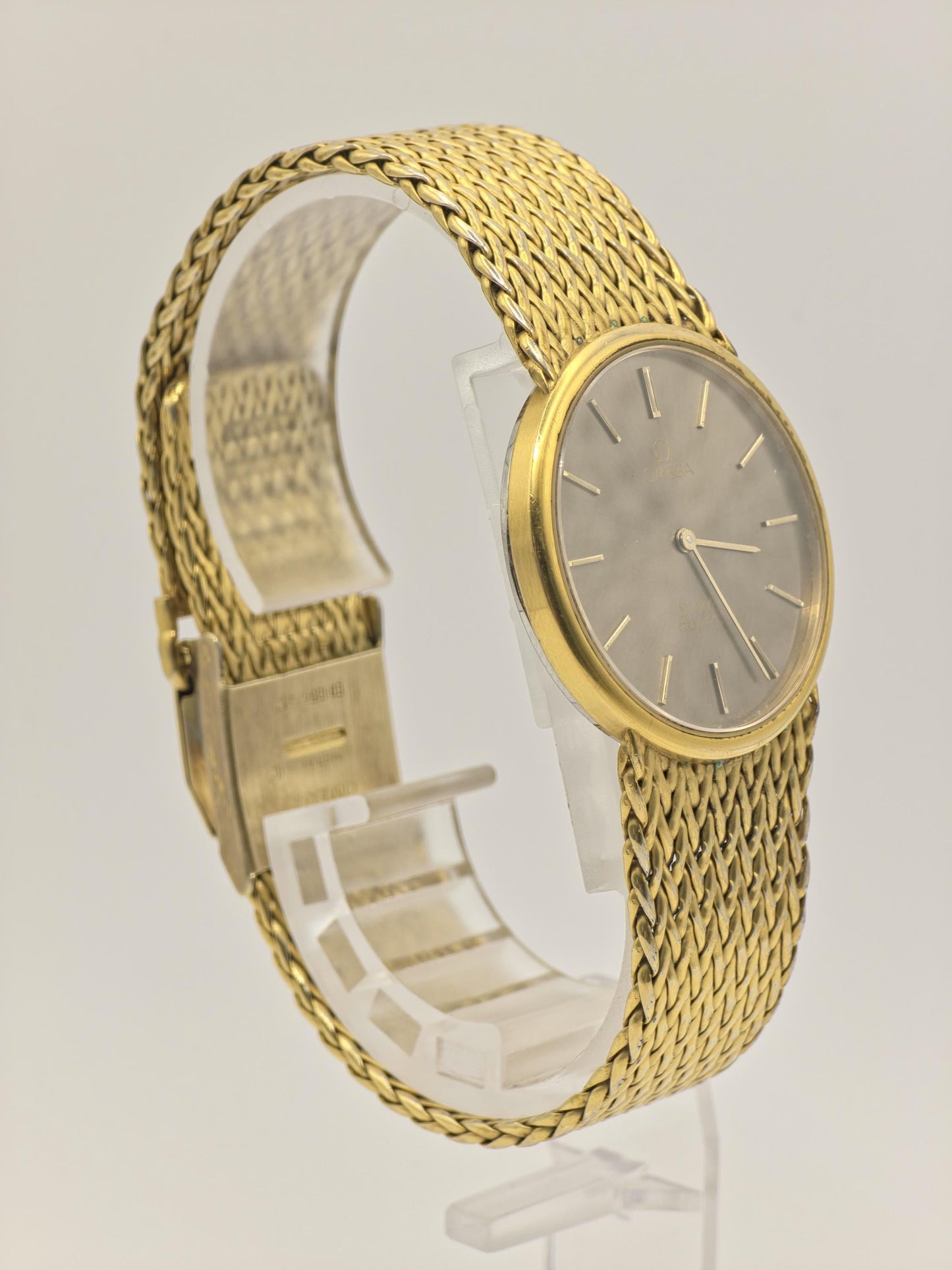 Omega De Ville 1365 Vintage Quartz – Gold-Tone Mesh Bracelet – Slim Minimalist Classic – Unisex Swiss Watch