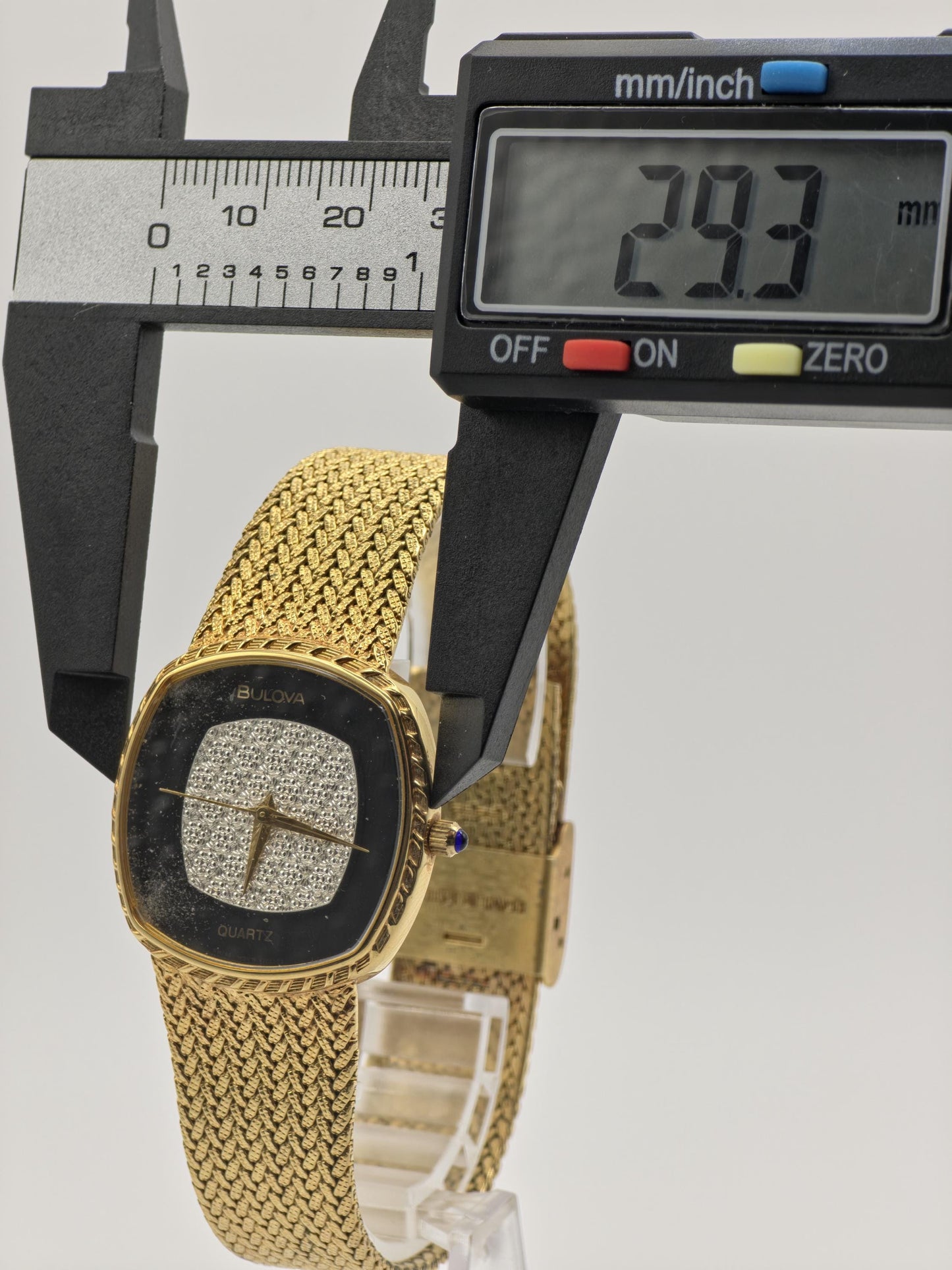 Vintage Bulova Couple Watch Set | Gold-Tone Diamond-Style Dial, Swiss Quartz