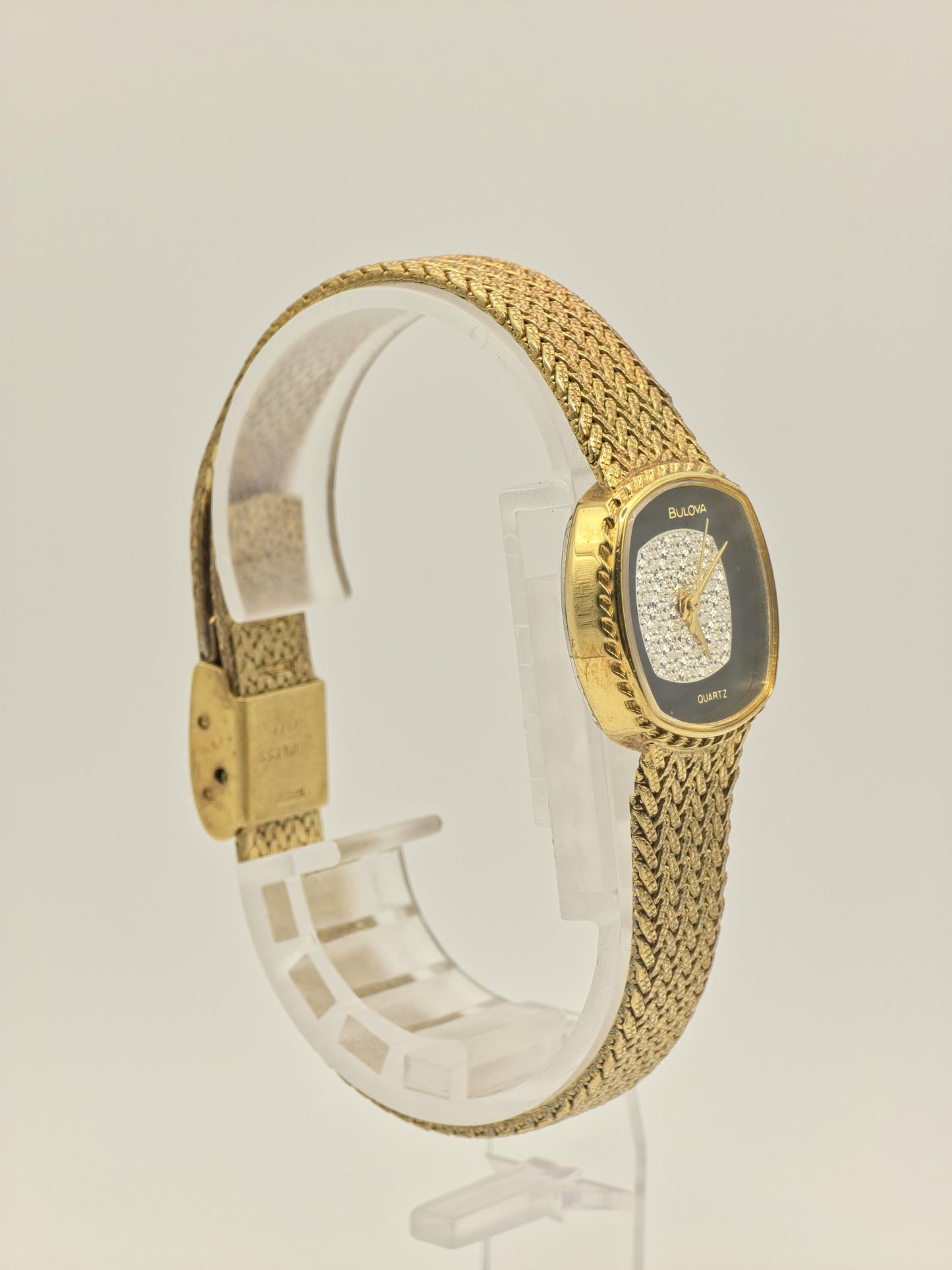 Vintage Bulova Couple Watch Set | Gold-Tone Diamond-Style Dial, Swiss Quartz