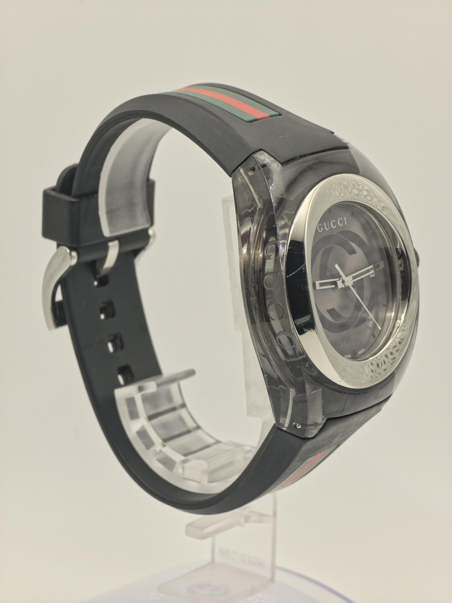 Gucci Sync Black Mens Watch Swiss Quartz Black Dial Rubber Strap Box Papers Modern Sports Style