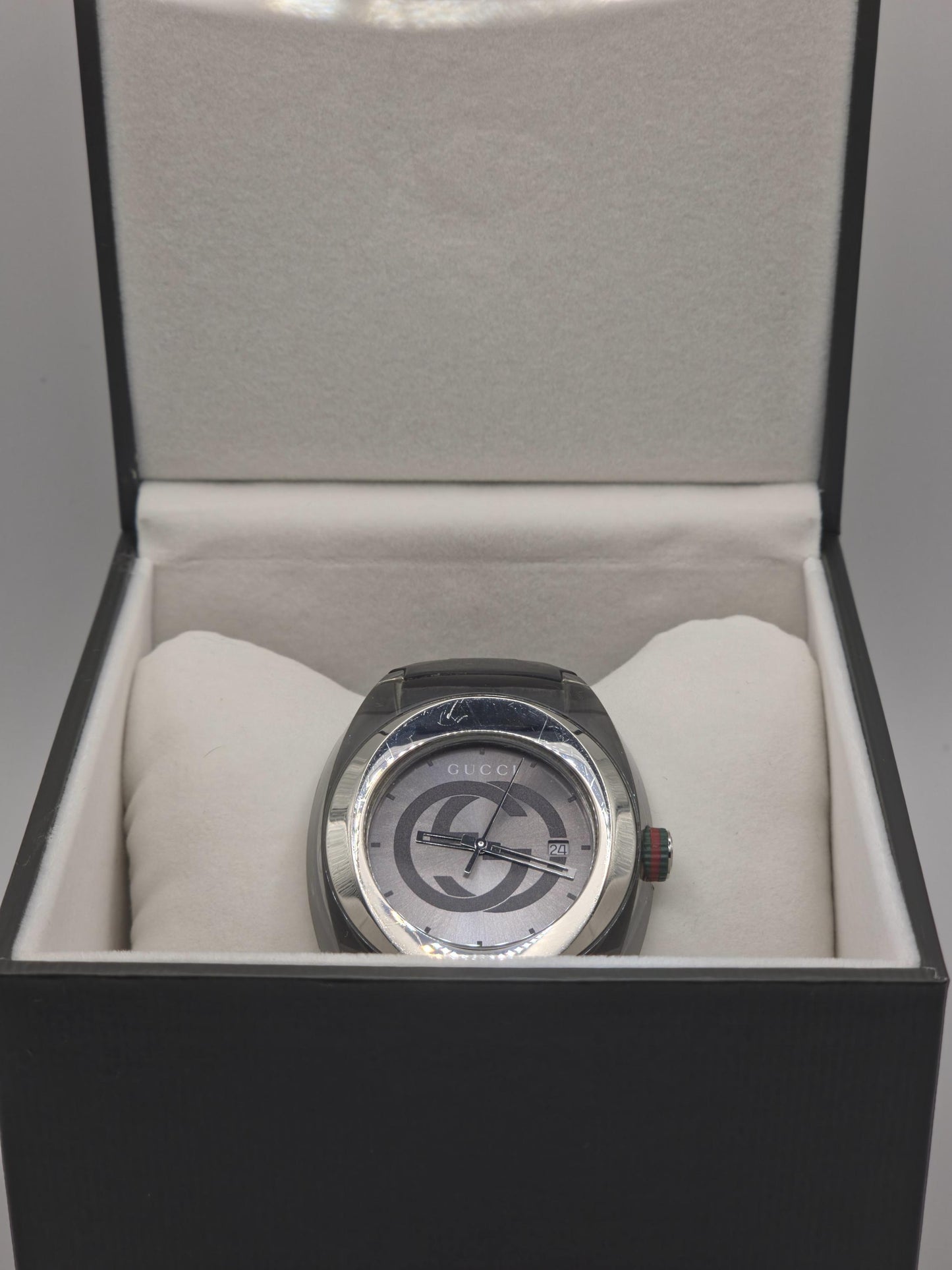 Gucci Sync Black Mens Watch Swiss Quartz Black Dial Rubber Strap Box Papers Modern Sports Style