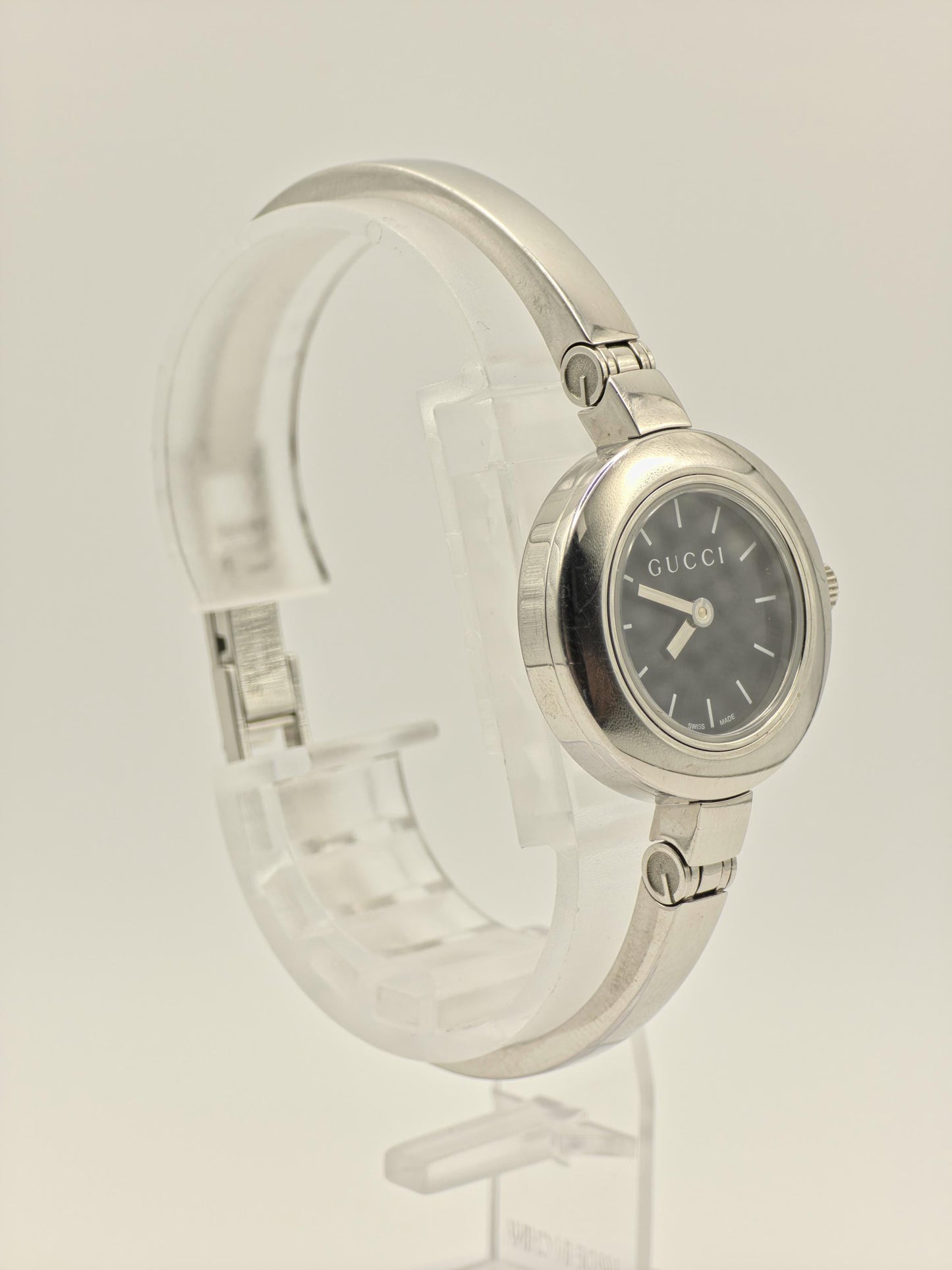 Gucci 105 Women’s Stainless Steel Quartz Watch – Black Dial – Swiss Made – Elegant Bangle Style