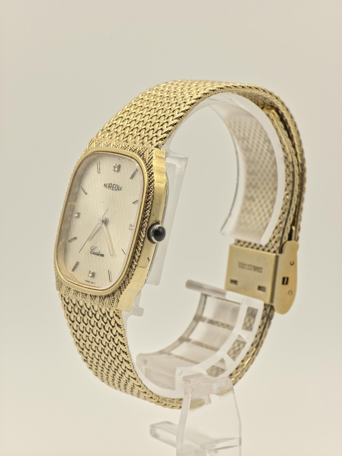 Aureole SW532M Gold Tone Vintage Quartz Watch – Textured Dial – Swiss Made – Elegant Dress Style