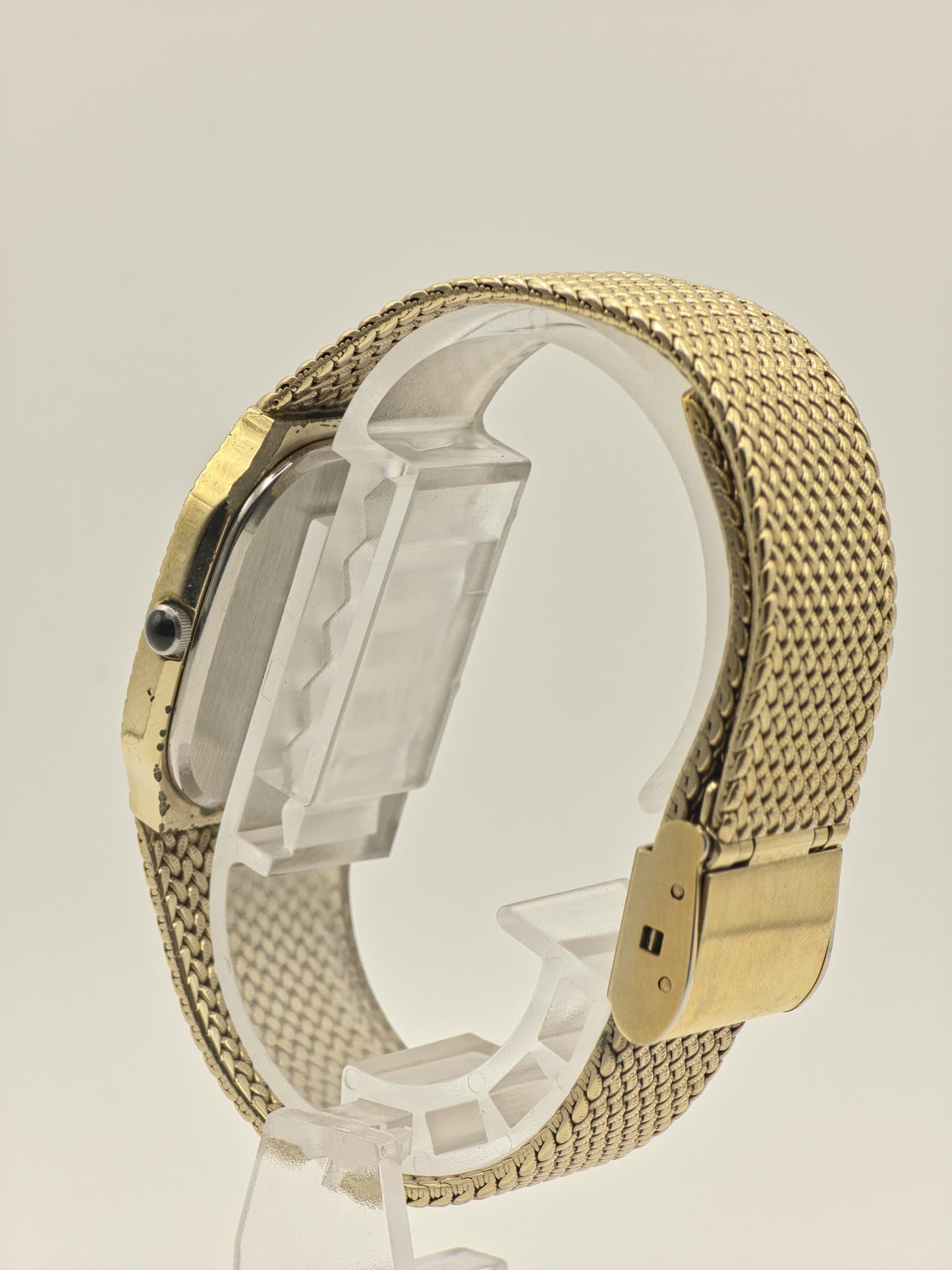 Aureole SW532M Gold Tone Vintage Quartz Watch – Textured Dial – Swiss Made – Elegant Dress Style