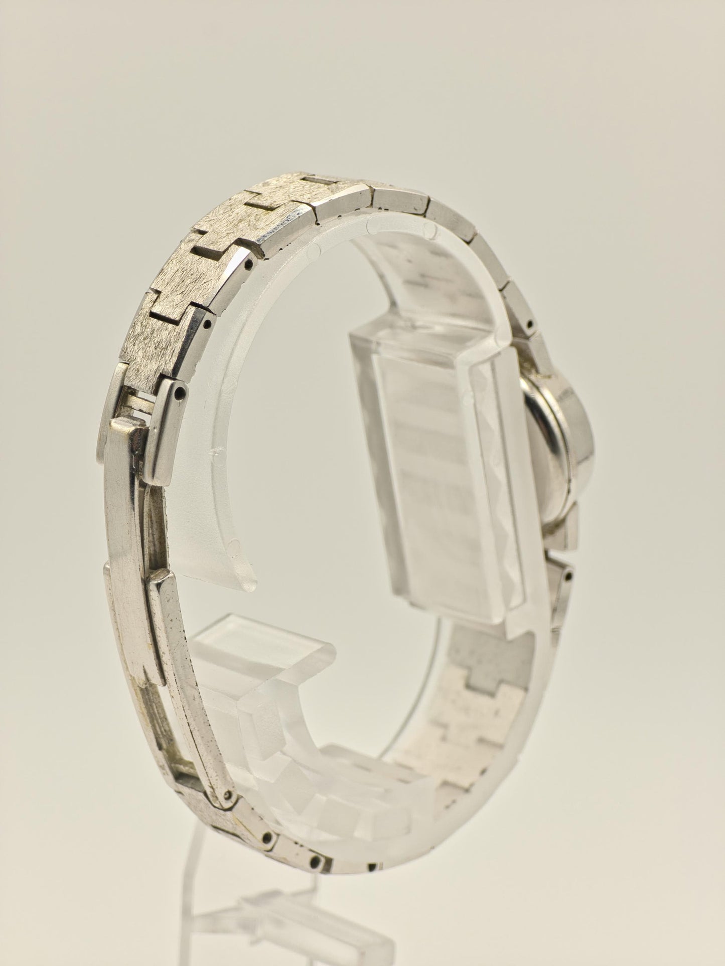 Yema Paris 746313 Ladies Vintage Silver-Tone Watch – Textured Bracelet – Classic French Design