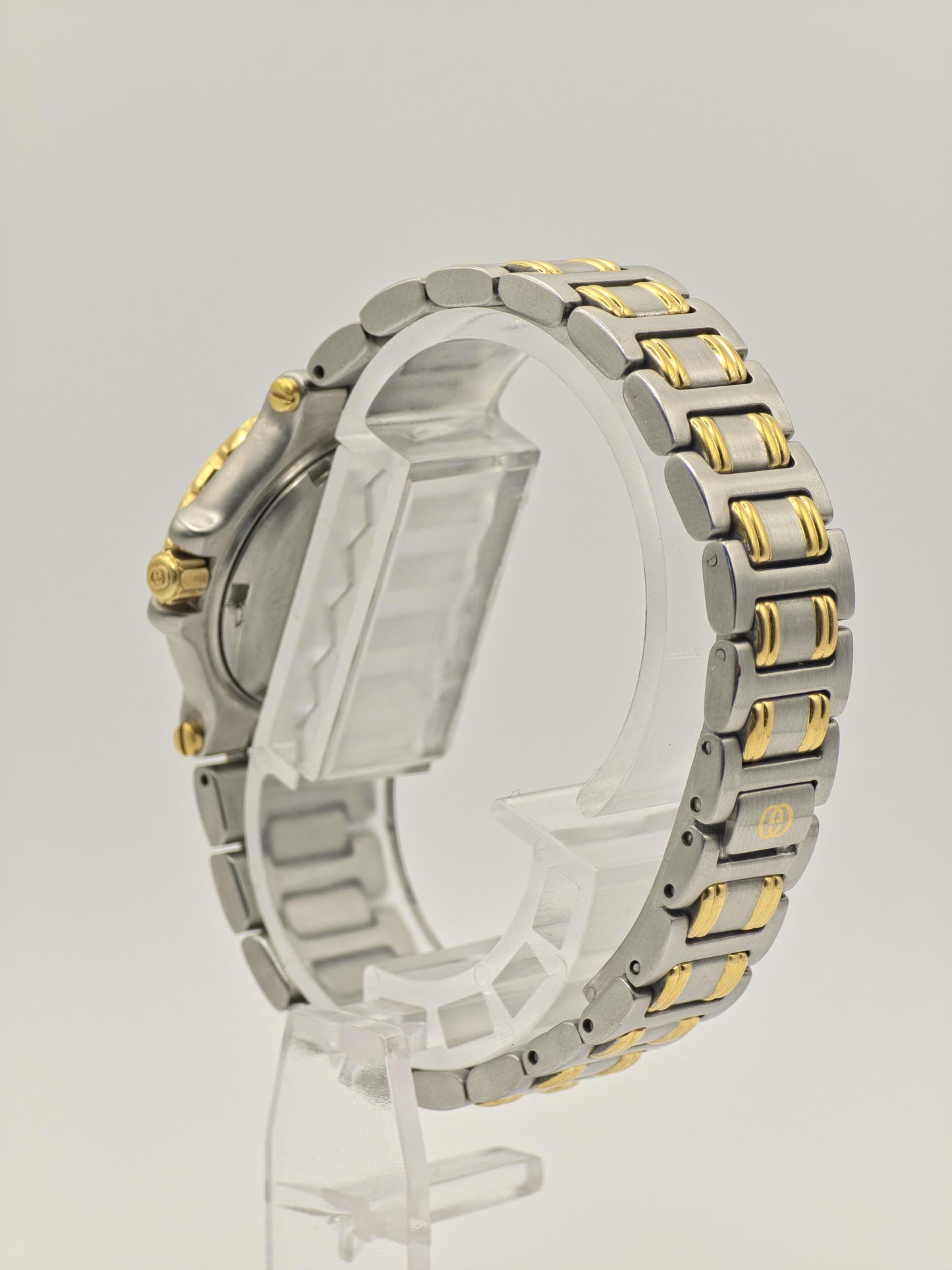 Gucci 9700L Two-Tone Ladies Watch – Gold Dial – Swiss Quartz – Date – Vintage Luxury