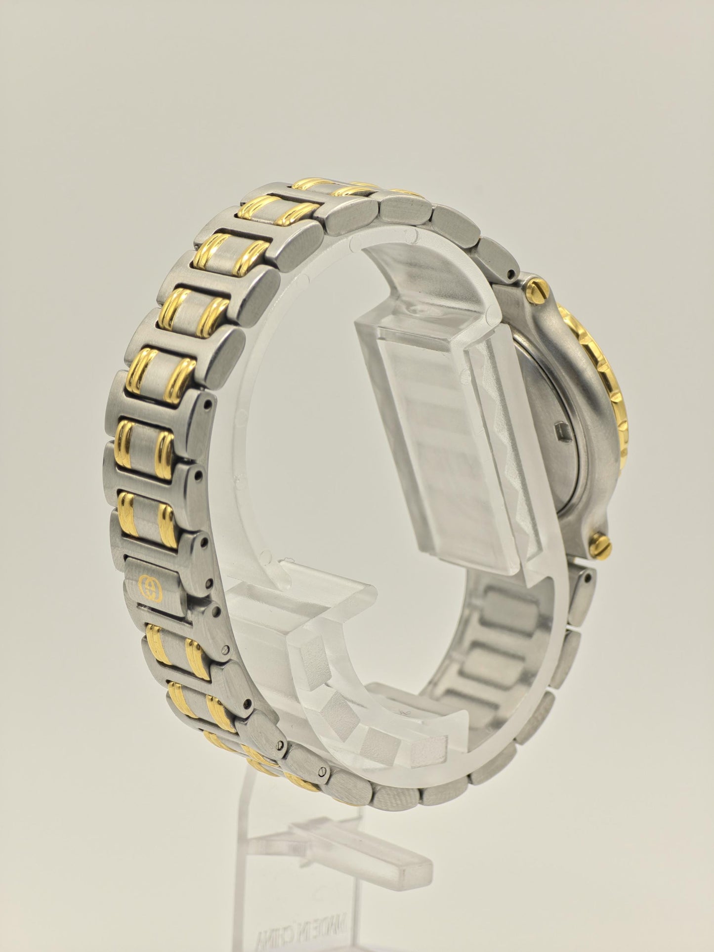 Gucci 9700L Two-Tone Ladies Watch – Gold Dial – Swiss Quartz – Date – Vintage Luxury