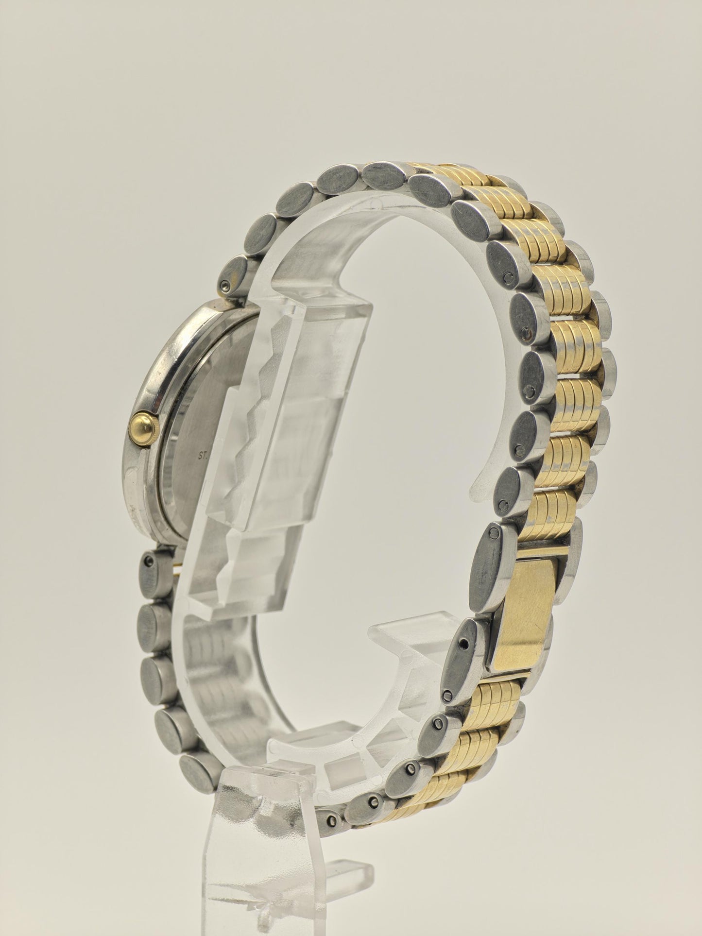 Aureole Vintage Unisex Watch – Gold & Silver Two-Tone – Swiss Quartz – Date Window – Classic Oval Design