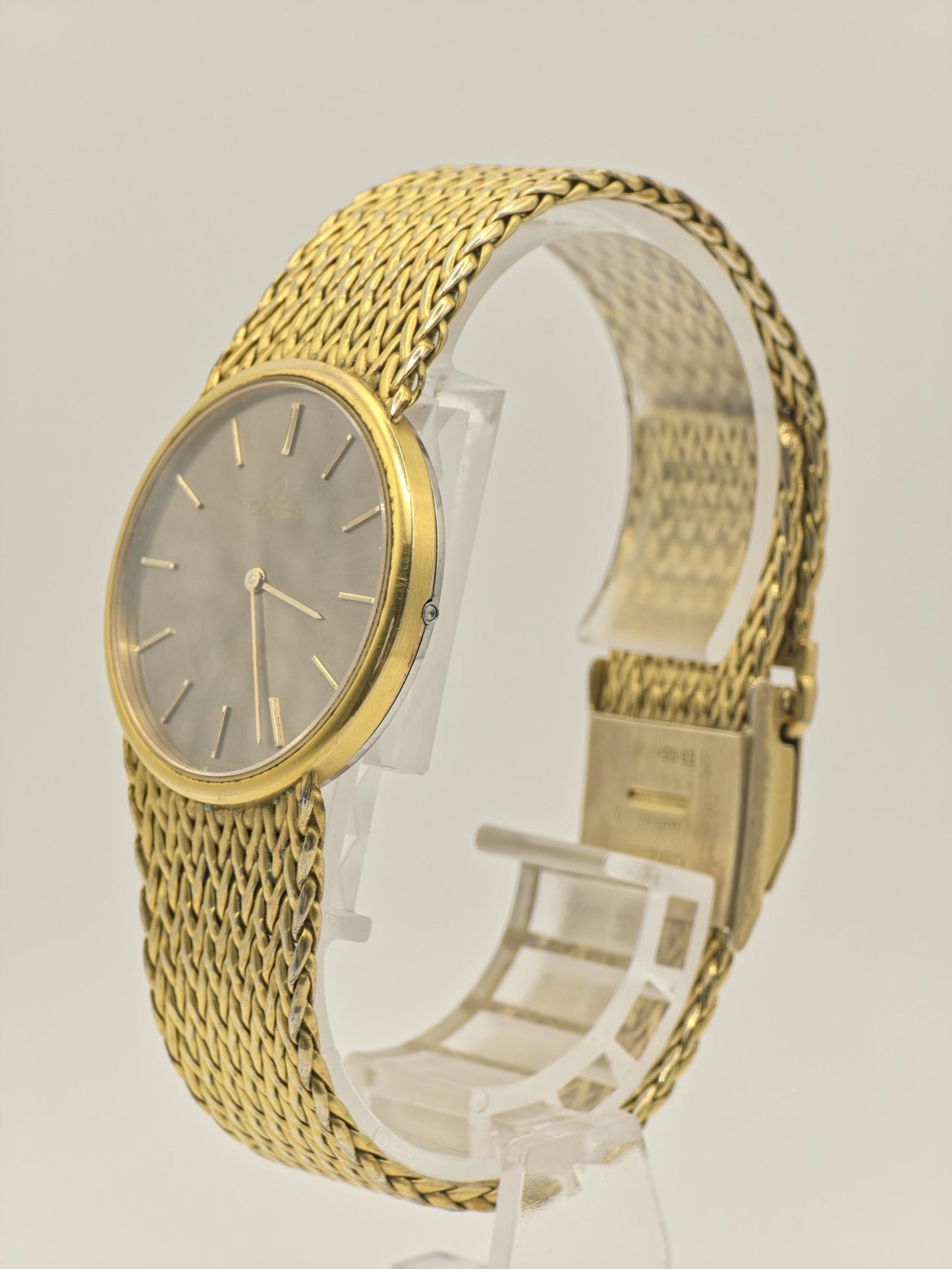 Omega De Ville 1365 Vintage Quartz – Gold-Tone Mesh Bracelet – Slim Minimalist Classic – Unisex Swiss Watch
