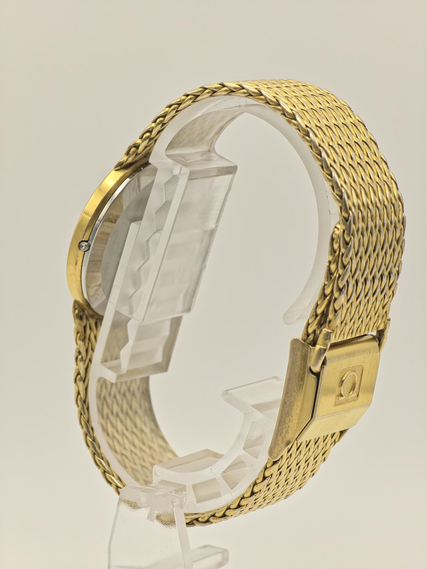 Omega De Ville 1365 Vintage Quartz – Gold-Tone Mesh Bracelet – Slim Minimalist Classic – Unisex Swiss Watch