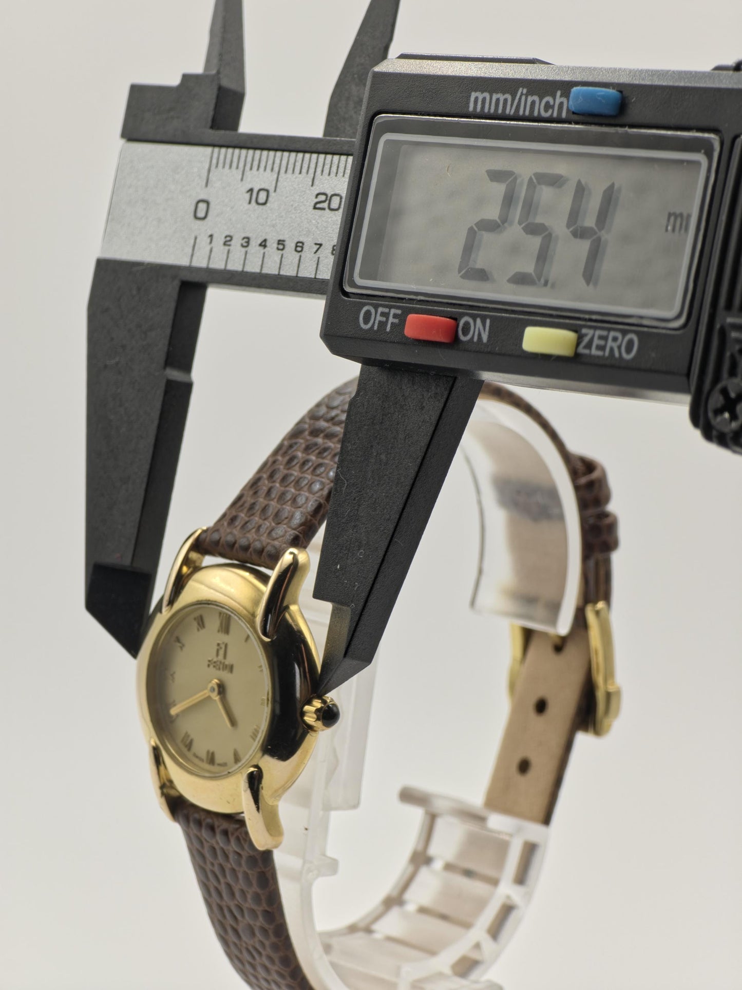 Vintage Fendi Ladies Quartz Watch Gold Tone Roman Dial Brown Leather Strap Swiss Made - 10