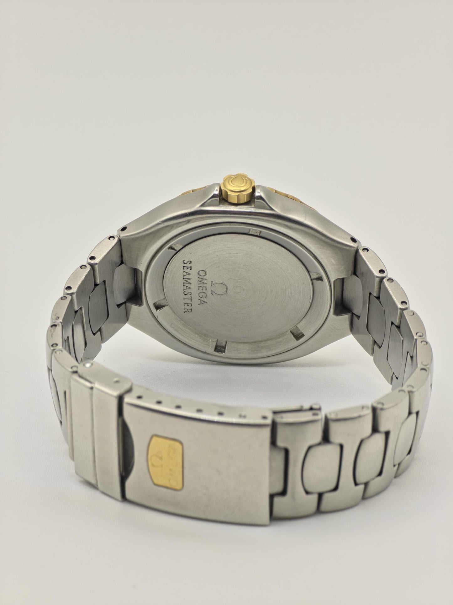 Omega Seamaster Professional 200M Vintage Quartz Watch | Swiss Made | Mens Diver | Two Tone | Date - 19