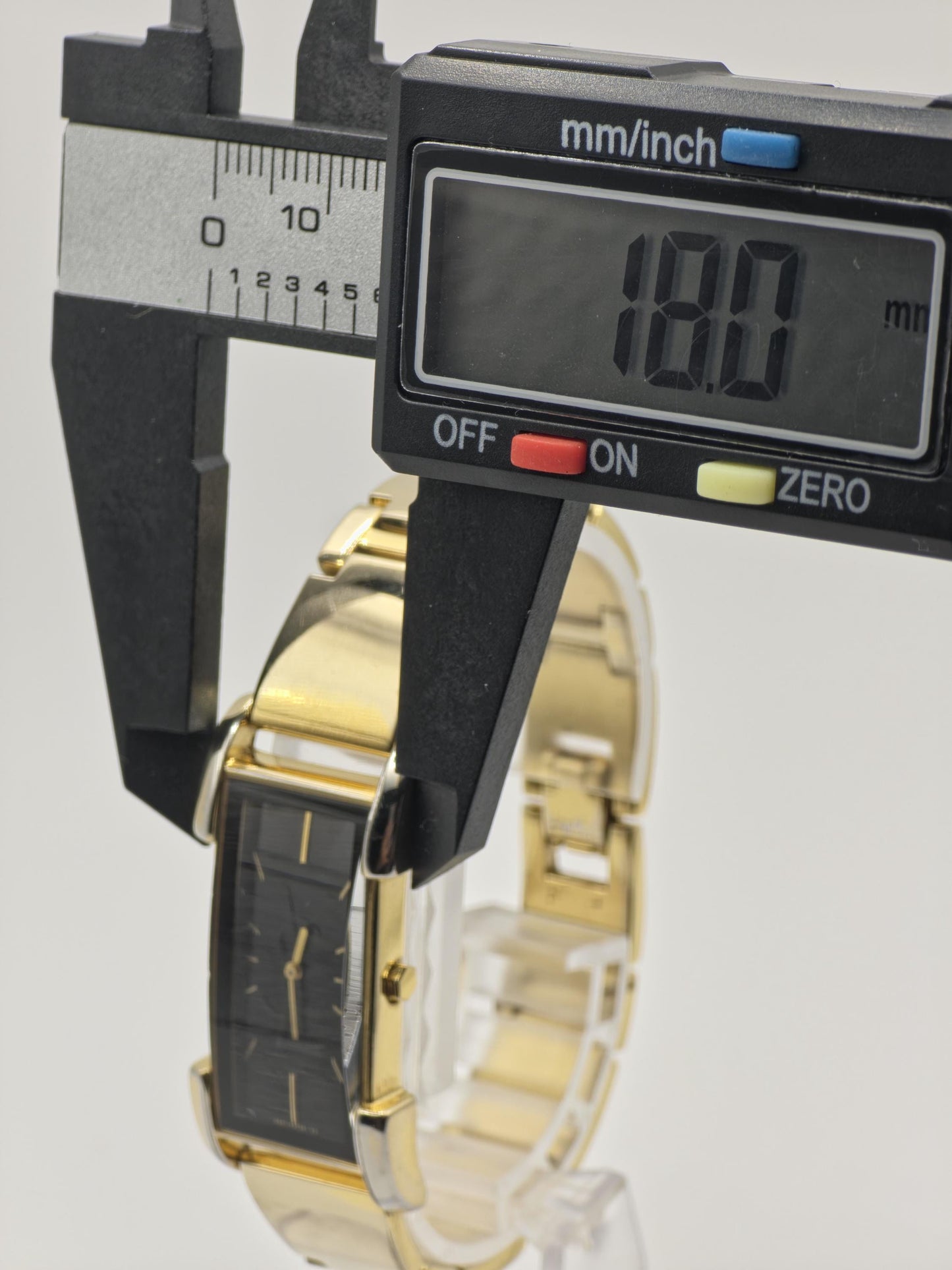 Yves Saint Laurent YSL Quartz Watch Ref. 5421-H16200Y Gold Tone Bracelet Women Vintage | - 52