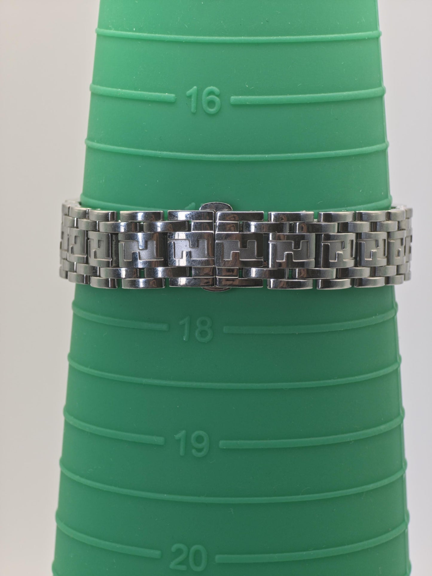 Fendi 750L Quartz Stainless Steel Watch Sapphire Crystal Women Boxed | - 57