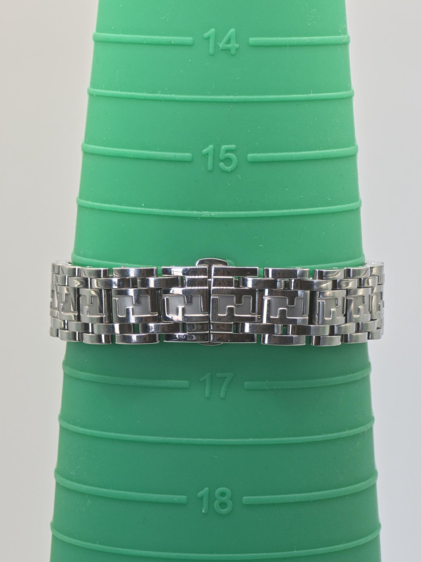 Fendi 750L Quartz Women’s Watch Sapphire Crystal Stainless Steel Box & Warranty | - 60