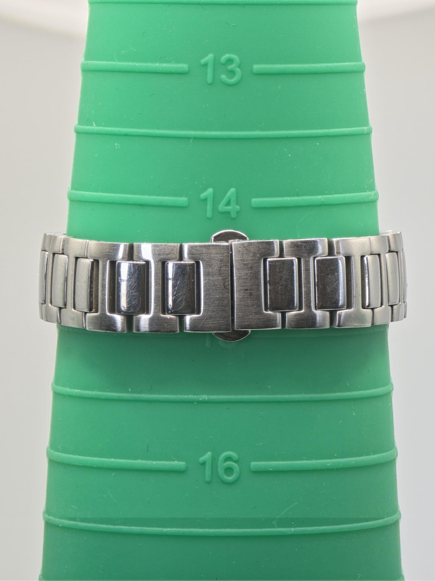 Gucci 8900L Quartz Women’s Watch Stainless Steel Date Box Warranty Extra Link | - 63