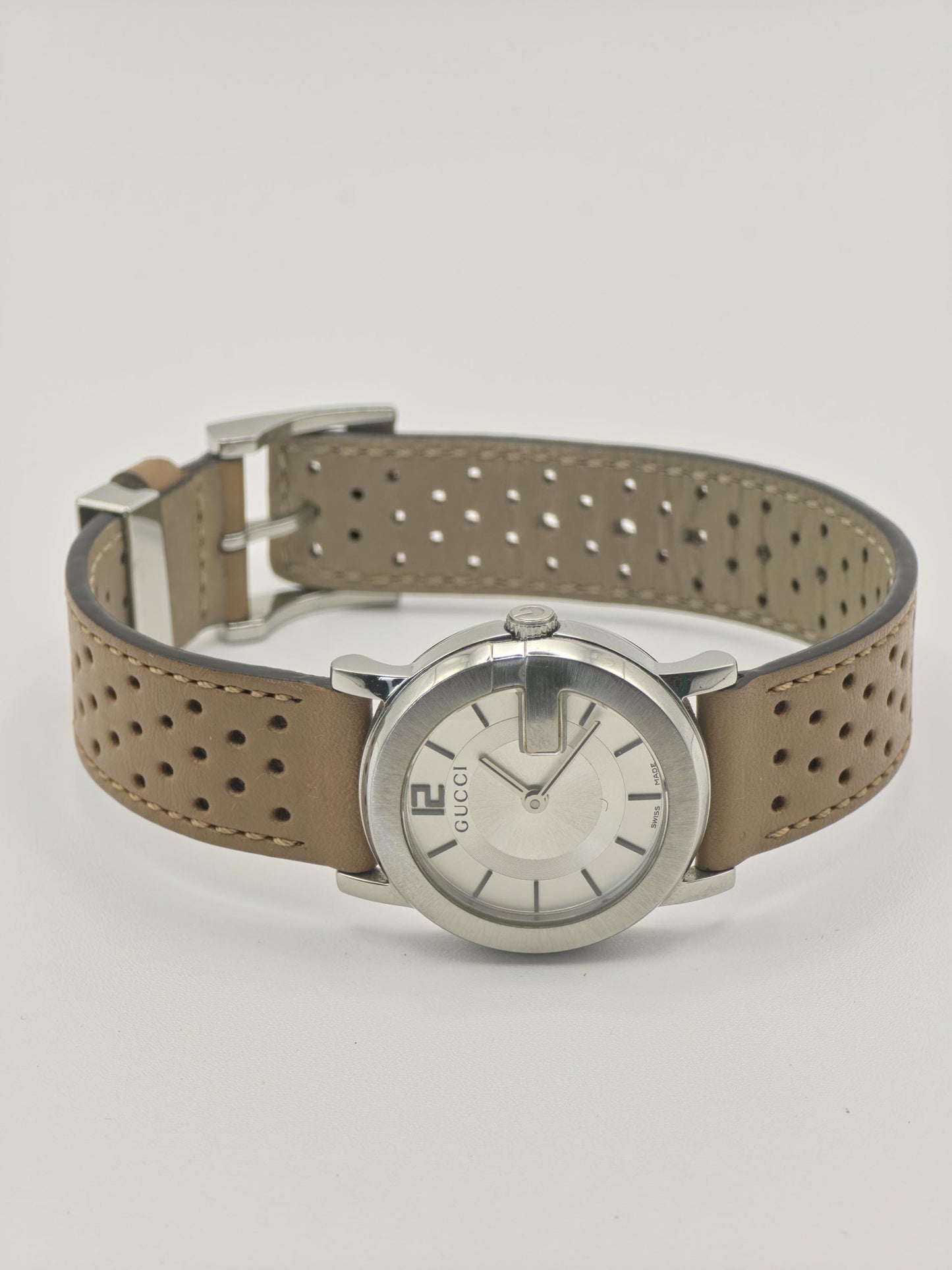 Gucci 101L women Swiss Quartz Watch Perforated Leather Strap 3ATM Boxed | - 74